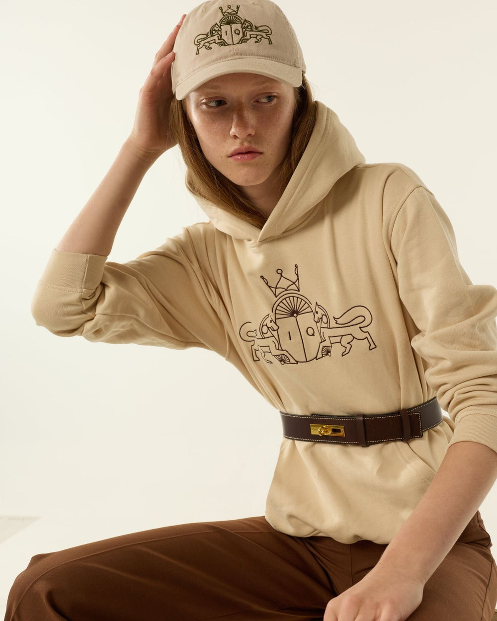 SUDADERA LEO BEIGE The IQ Collection