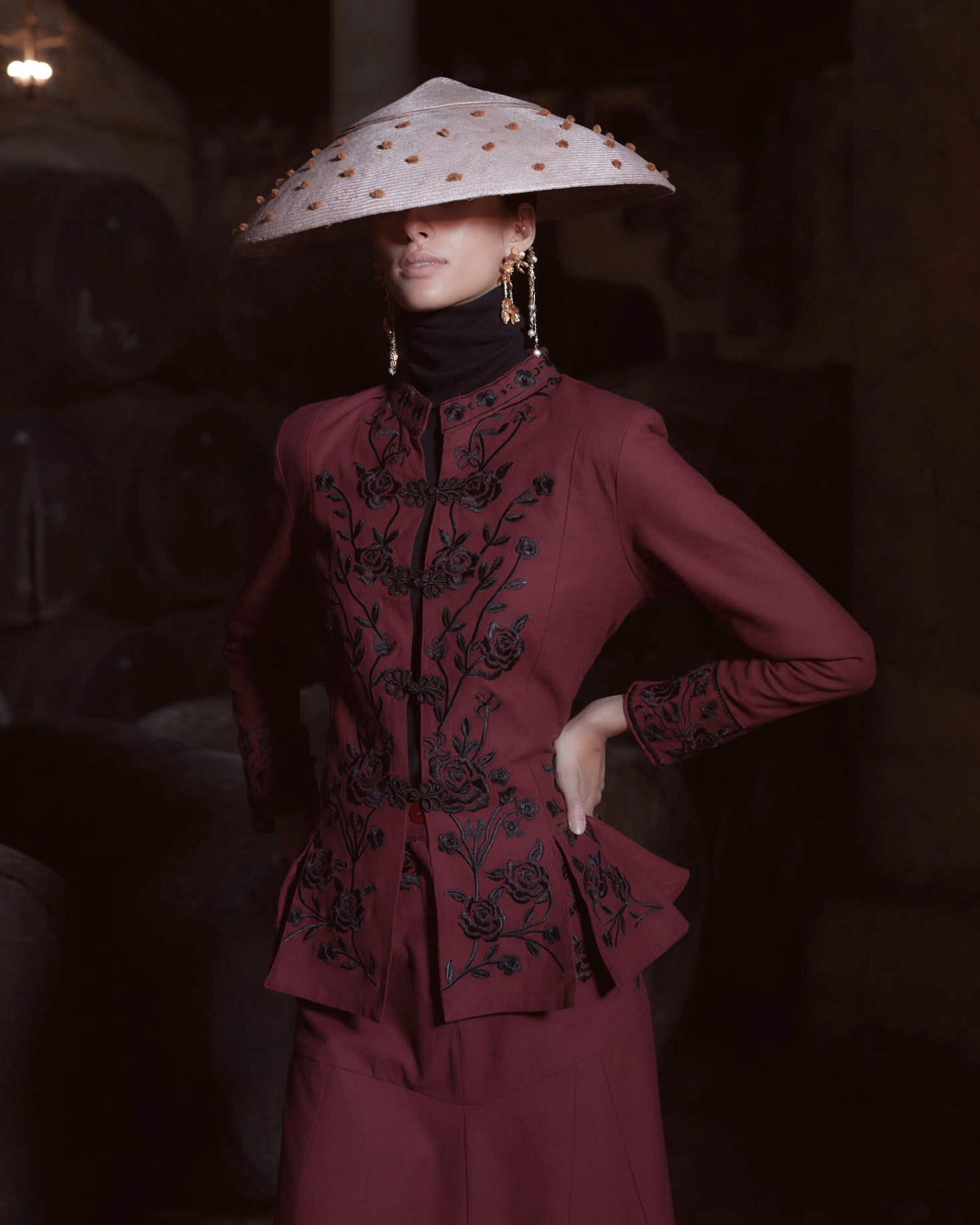 CHAQUETA ROCIO BURDEOS The IQ Collection