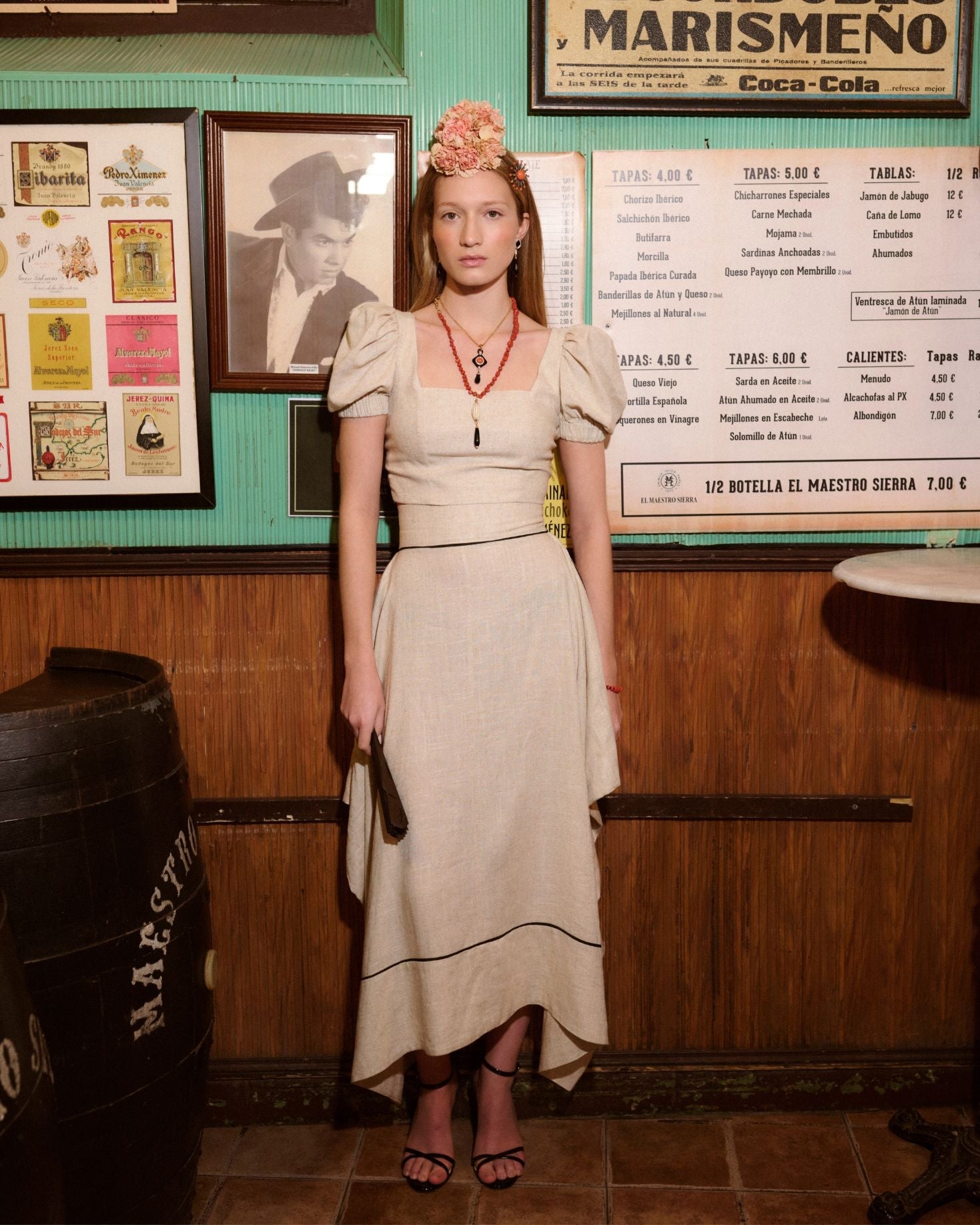 FALDA ROMANCE BEIGE The IQ Collection