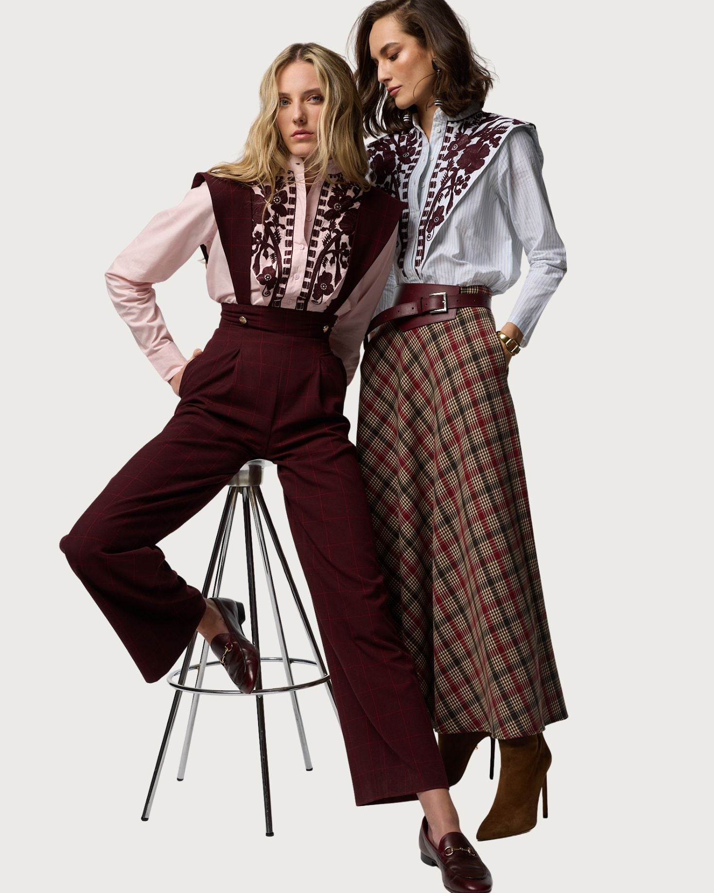 CAMISA MANI BORDADA AZUL The IQ Collection