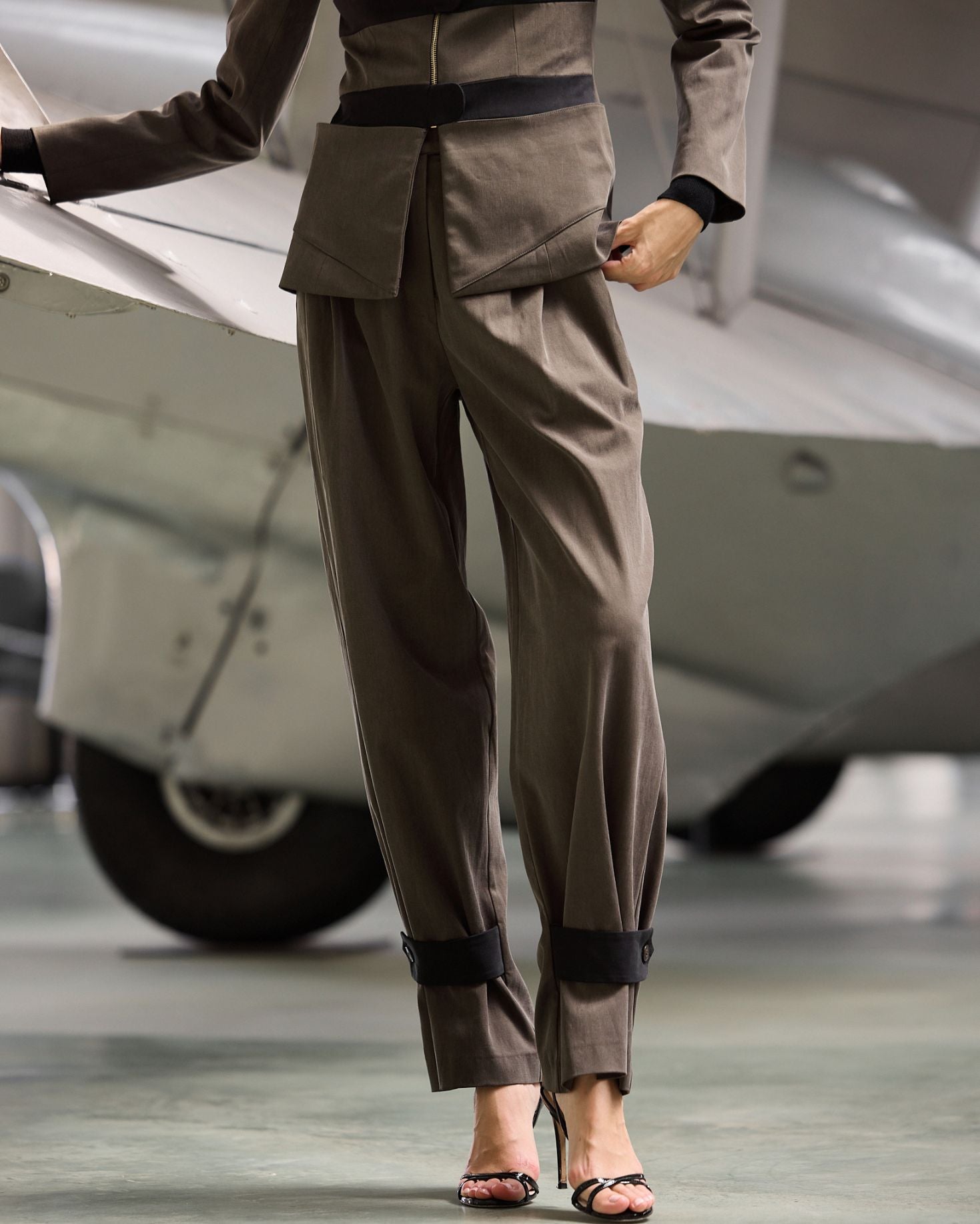 PANTALON ERIN VERDE The IQ Collection