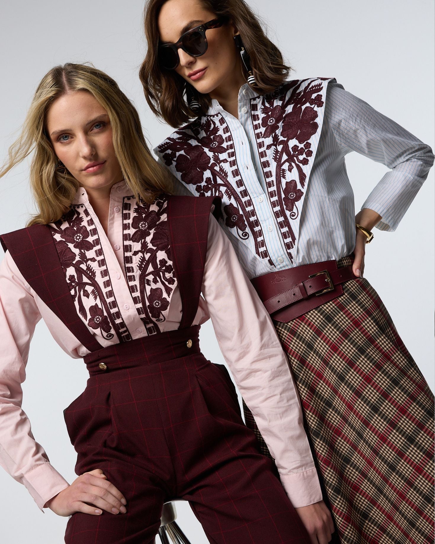 CAMISA MANI BORDADA AZUL The IQ Collection