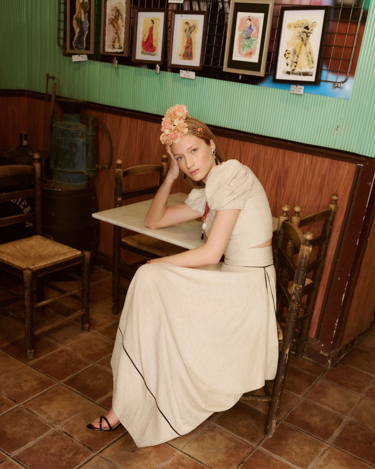 FALDA ROMANCE BEIGE The IQ Collection