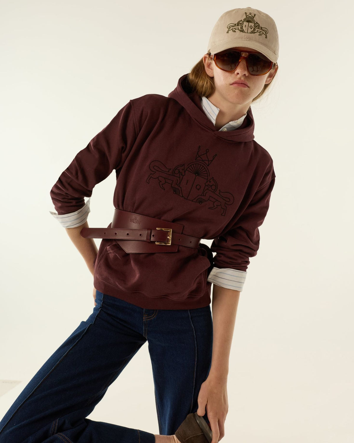 SUDADERA LEO BURDEOS The IQ Collection