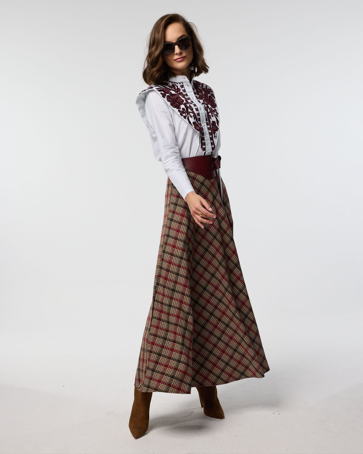 CAMISA MANI BORDADA AZUL The IQ Collection