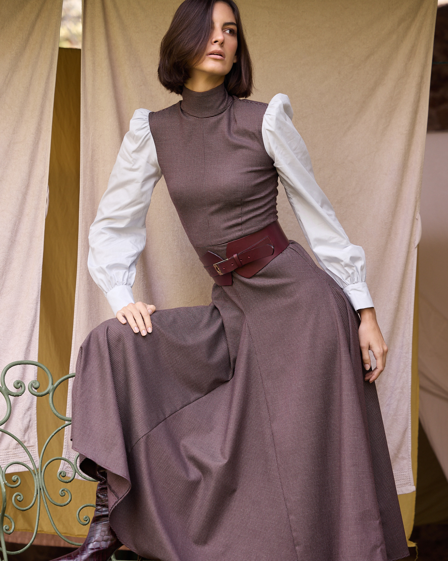 VESTIDO AIDAN GRANATE The IQ Collection