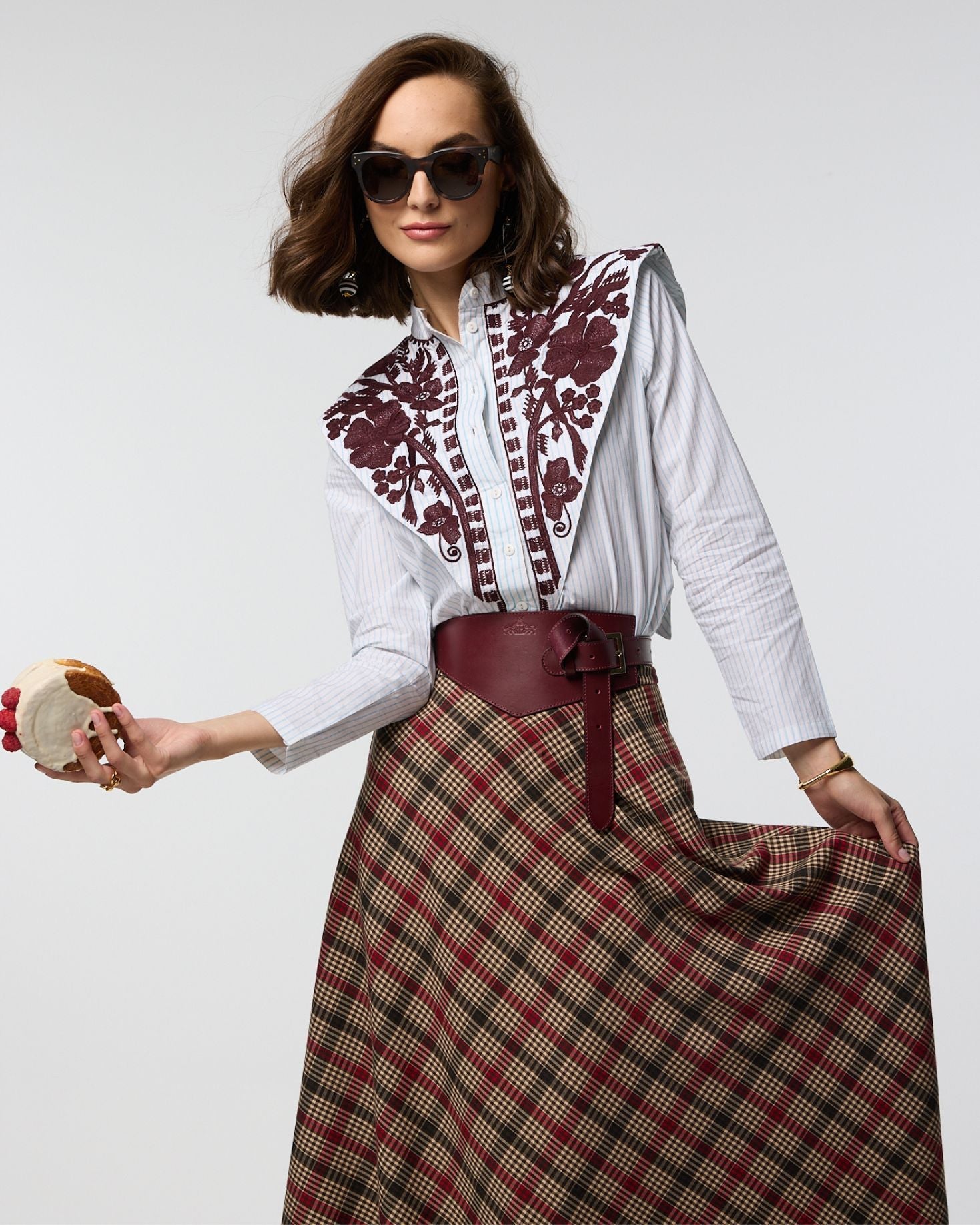 CAMISA MANI BORDADA AZUL The IQ Collection