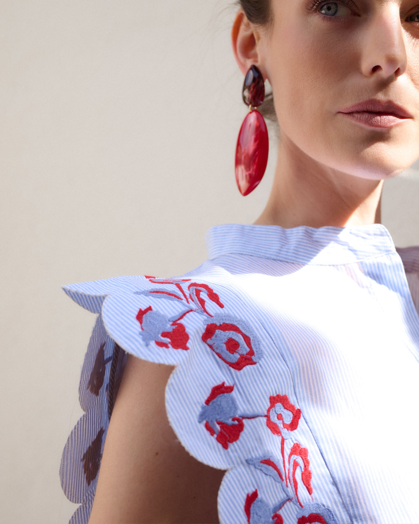 CAMISA ANNA BORDADOS AZUL The IQ Collection