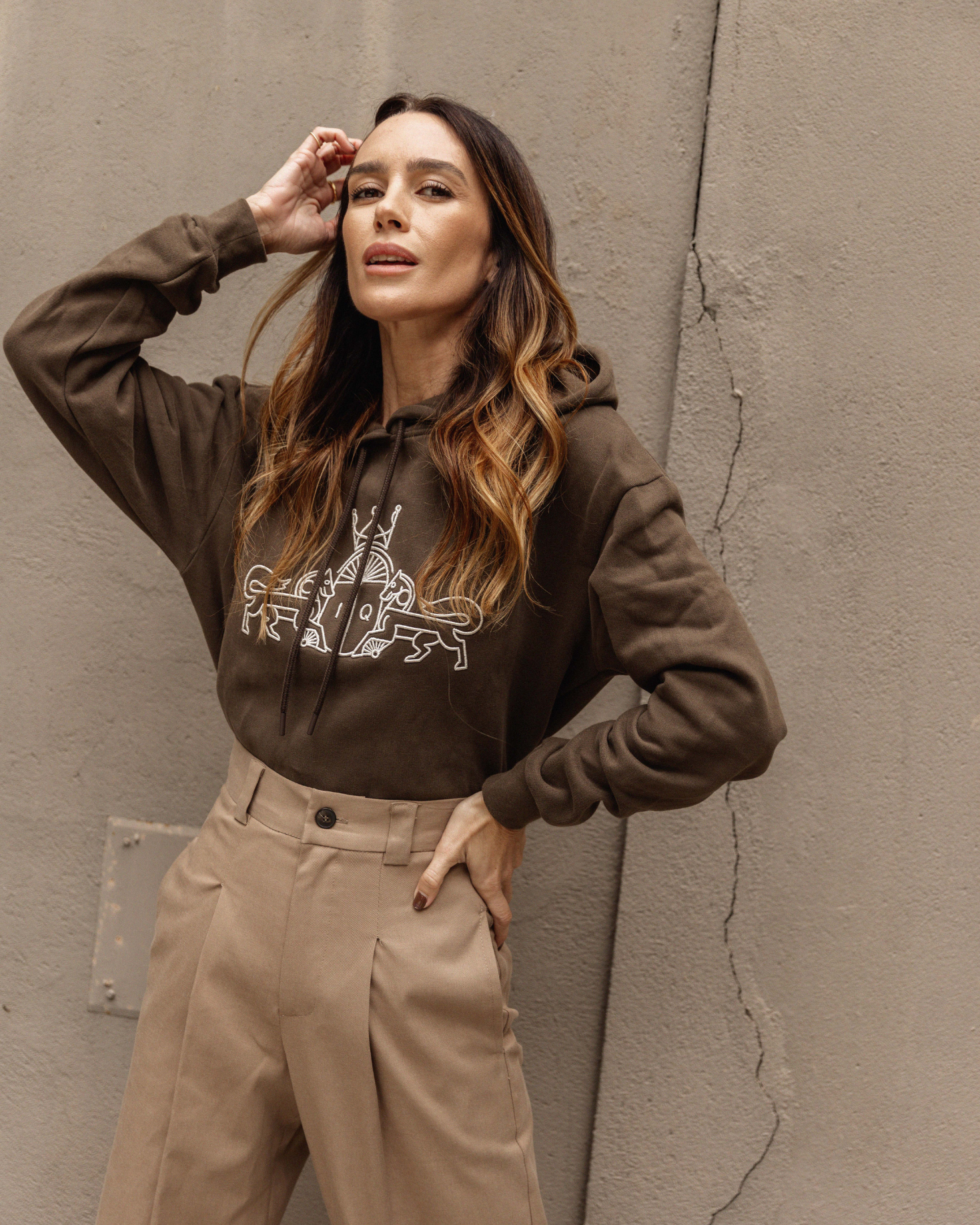 SUDADERA PEPA MARRON The IQ Collection