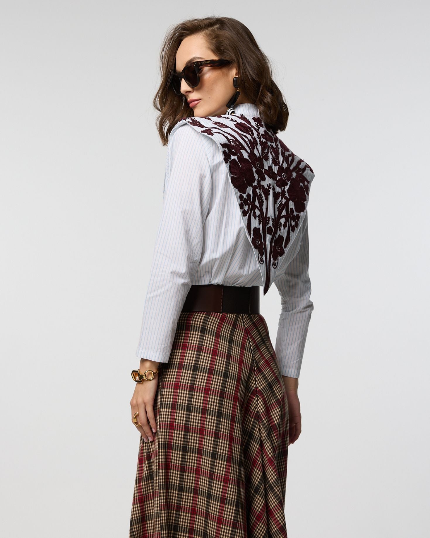 CAMISA MANI BORDADA AZUL The IQ Collection