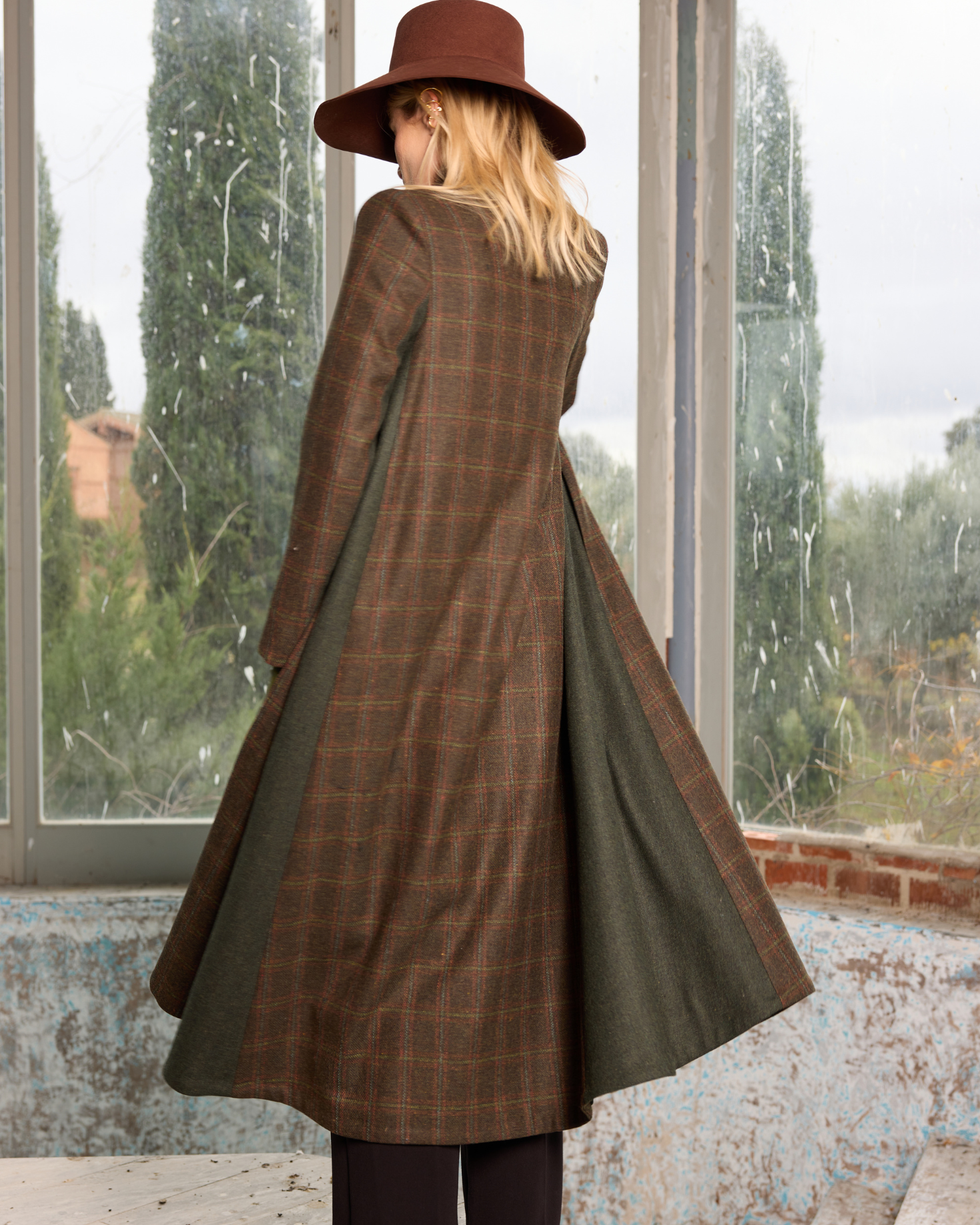 ABRIGO ROMERO CUADROS The IQ Collection