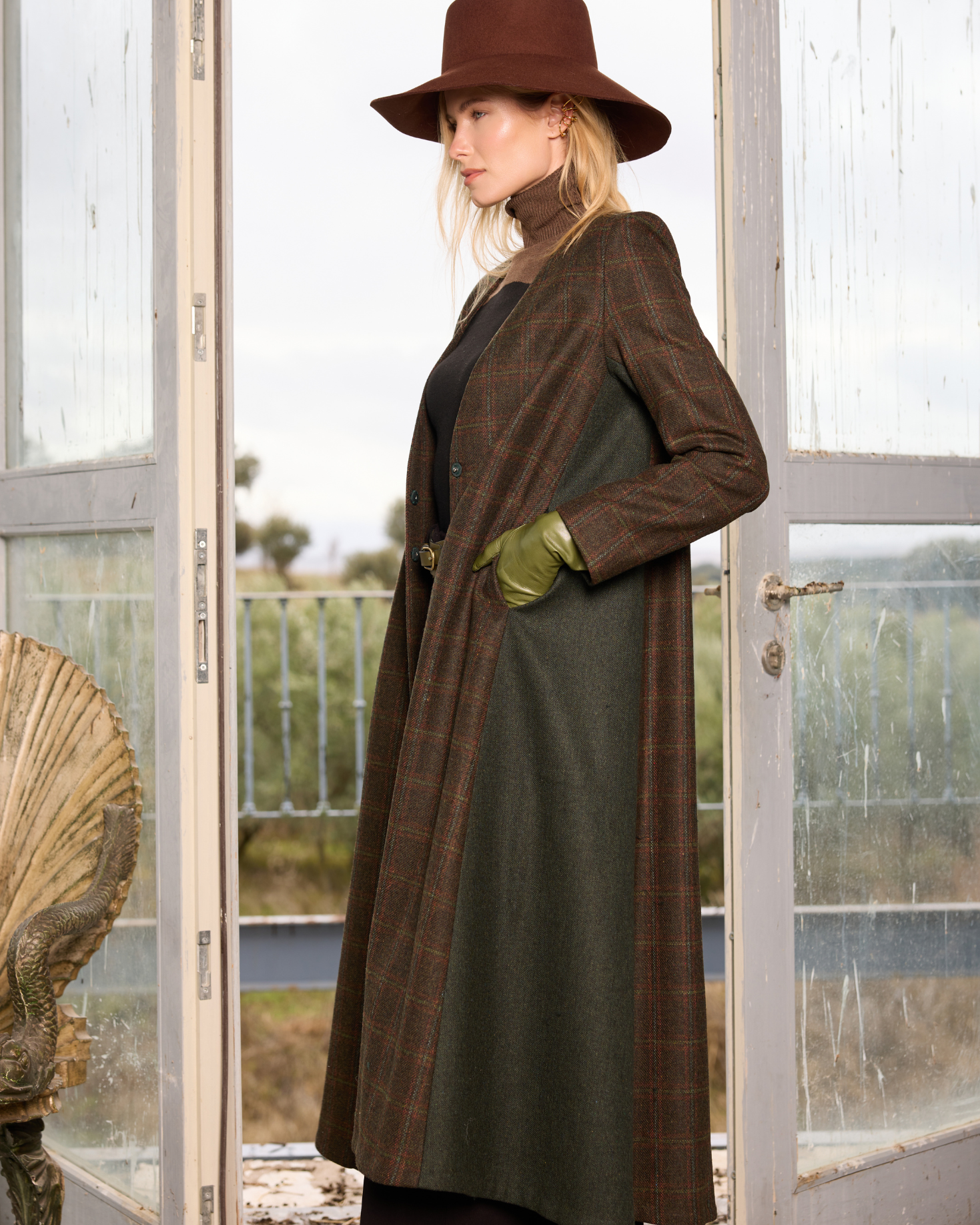 ABRIGO ROMERO CUADROS The IQ Collection