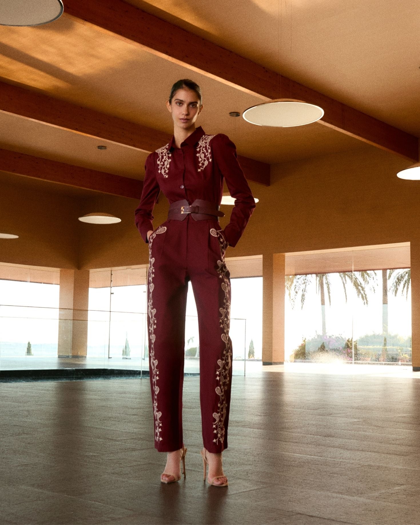 MONO BARE BURDEOS The IQ Collection