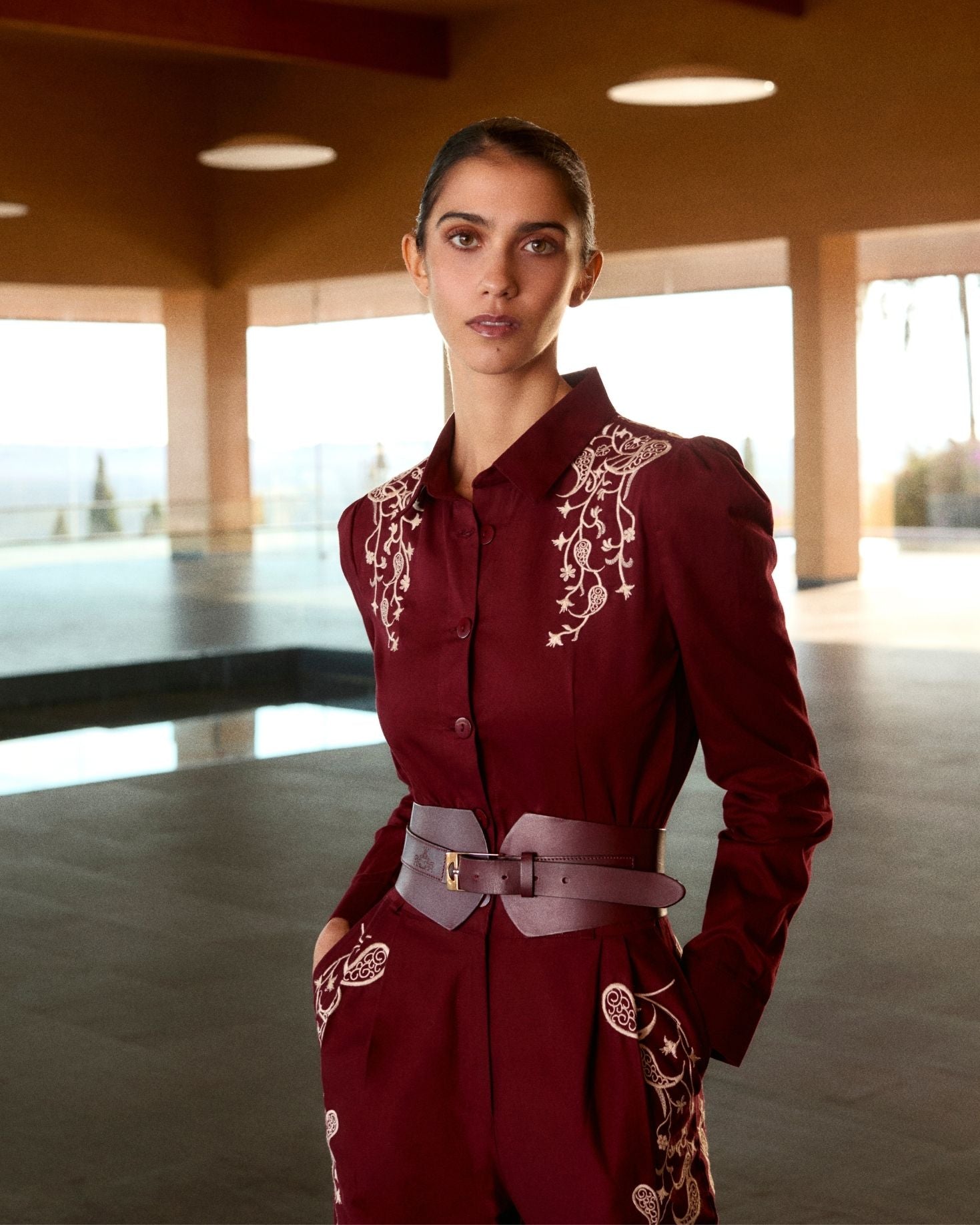 MONO BARE BURDEOS The IQ Collection