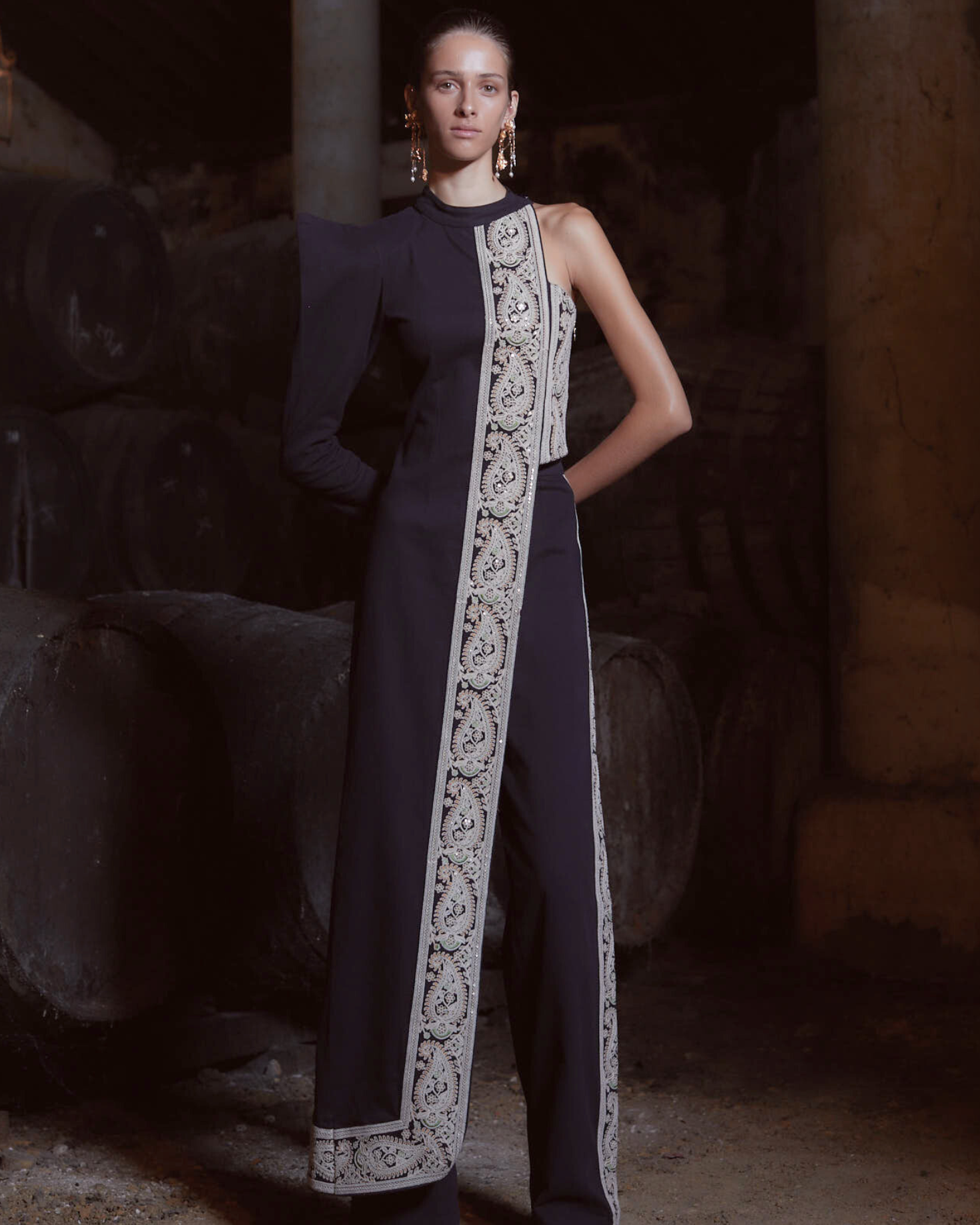 PANTALÓN SAETA NEGRO The IQ Collection