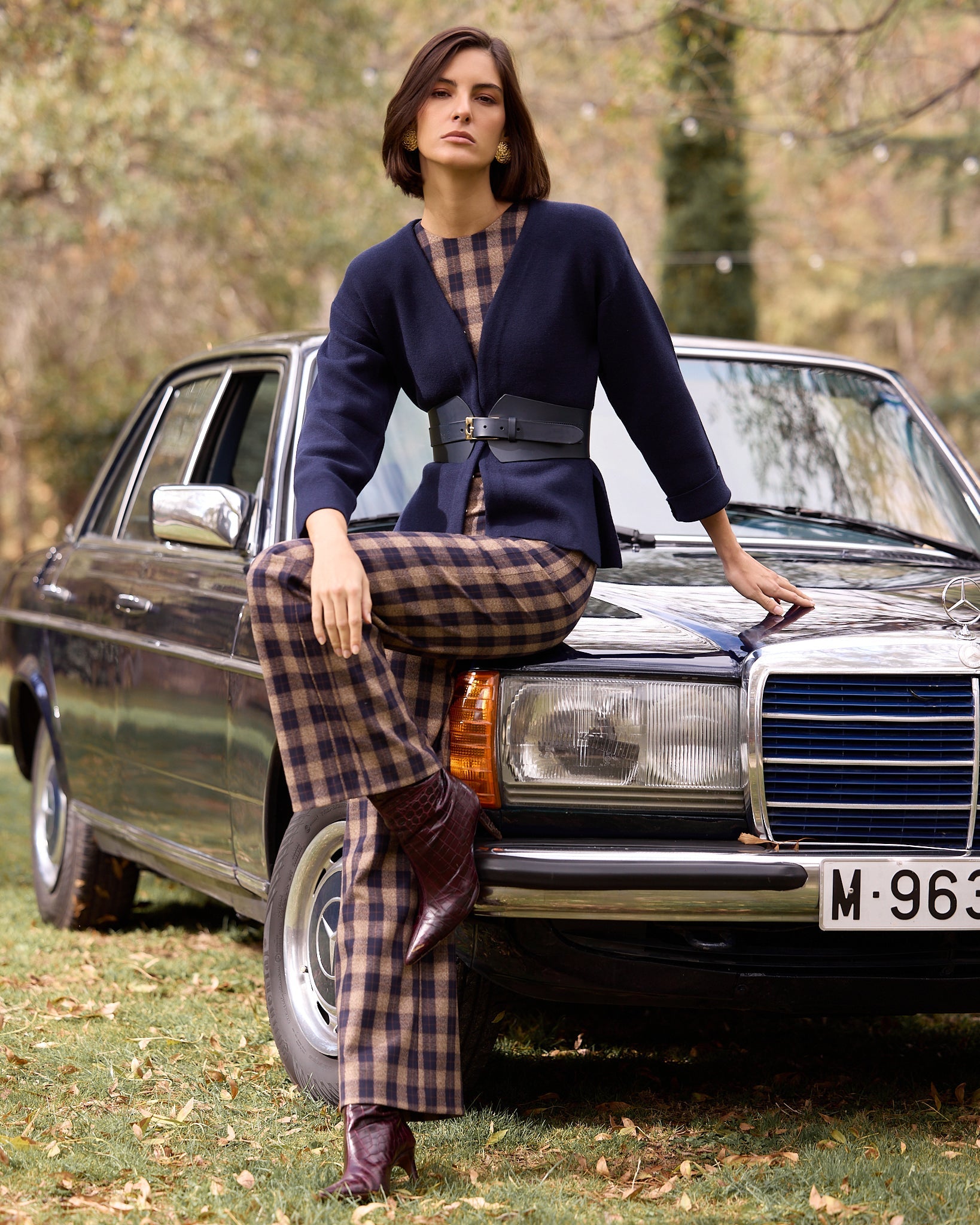 MONO LIA CUADROS MARRÓN The IQ Collection