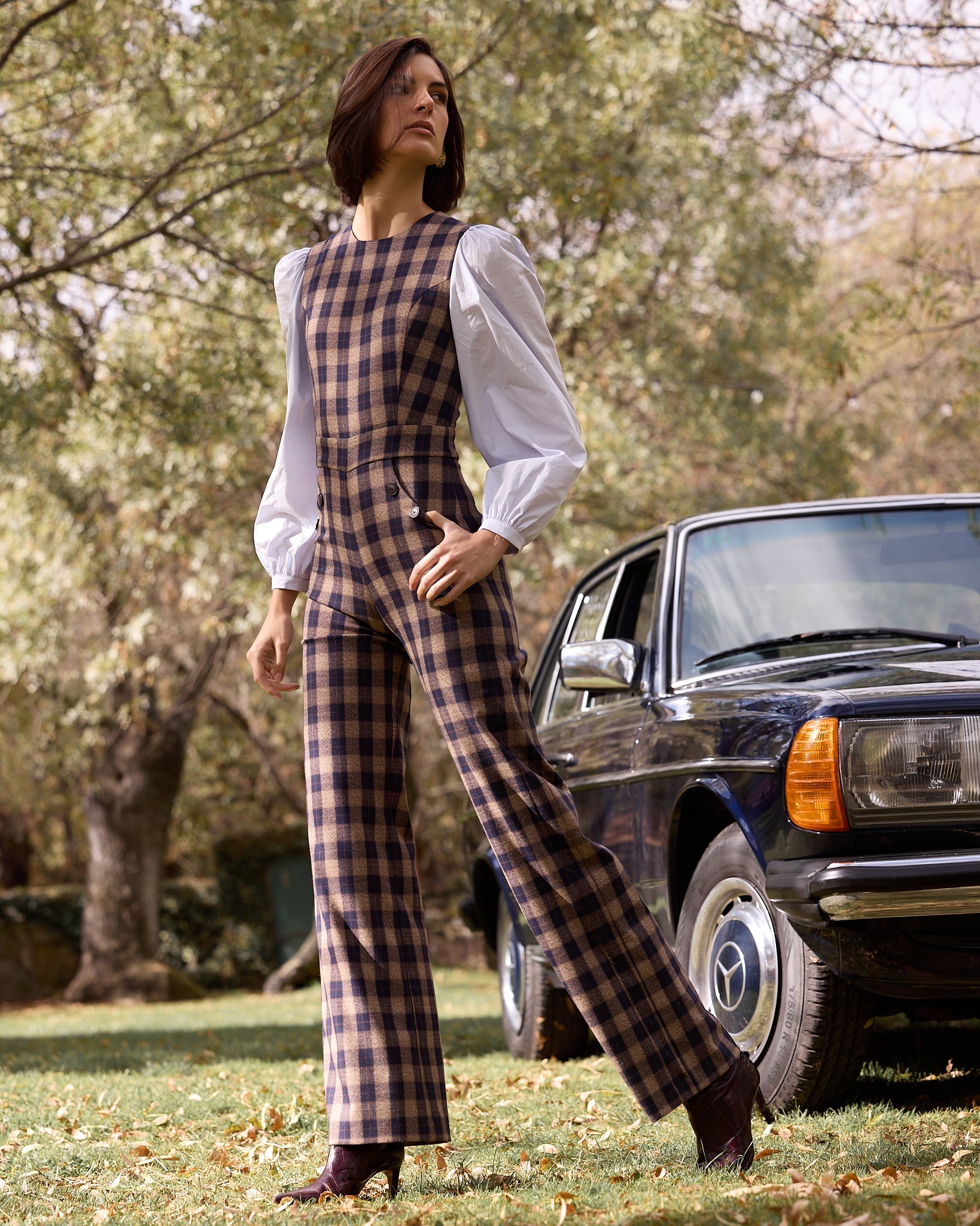 MONO LIA CUADROS MARRÓN The IQ Collection