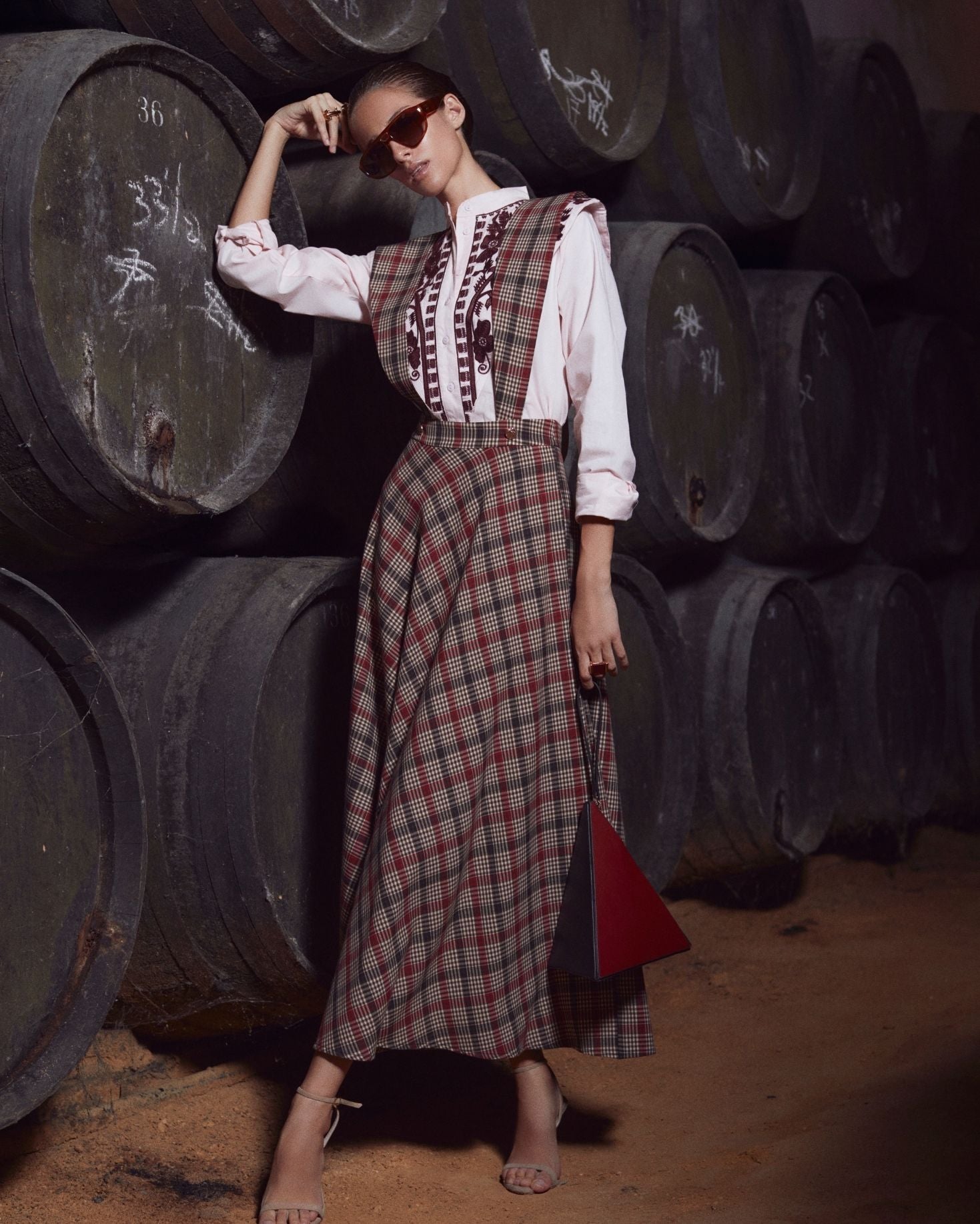 CAMISA MANI BORDADA ROSA The IQ Collection