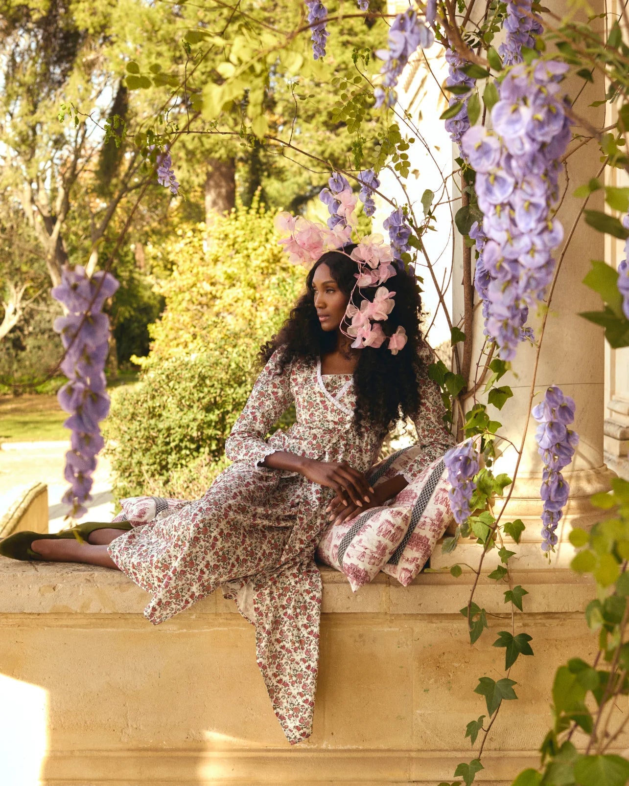 BATA ROSES COURT The IQ Collection