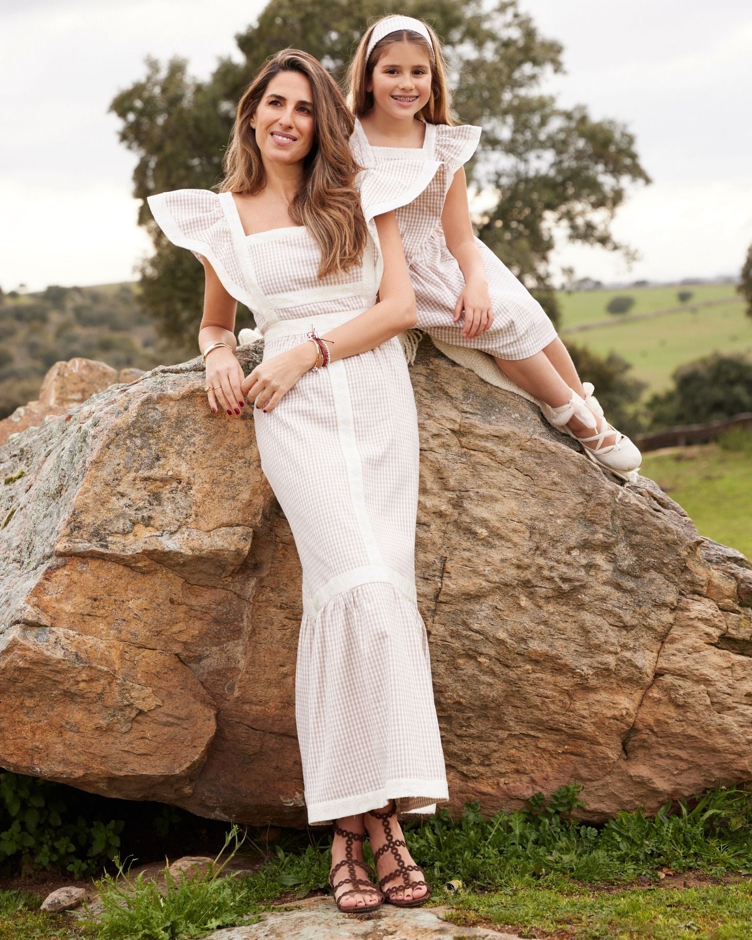 VESTIDO CHLOE CUADROS BEIGE KIDS The IQ Collection