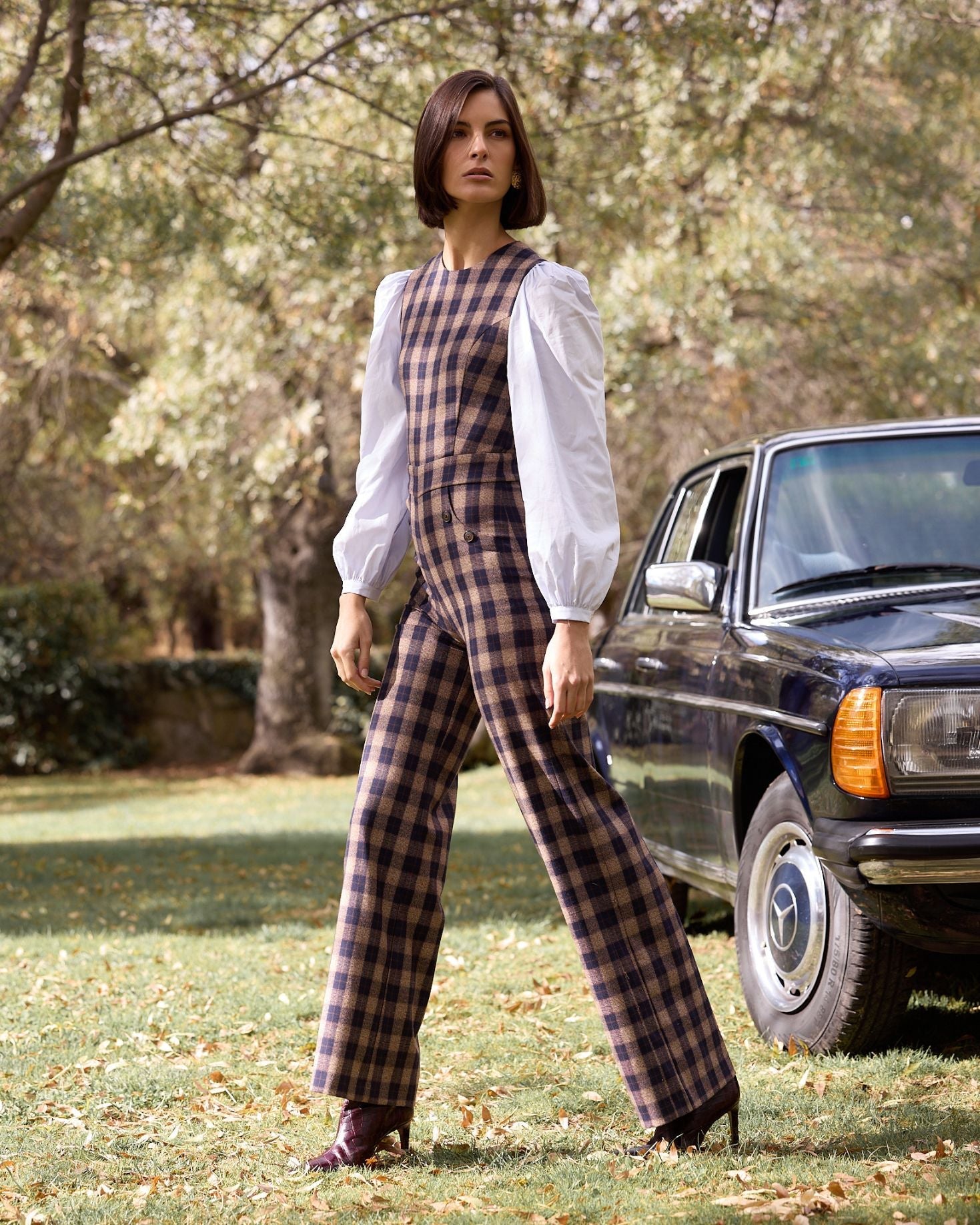 MONO LIA CUADROS MARRÓN The IQ Collection