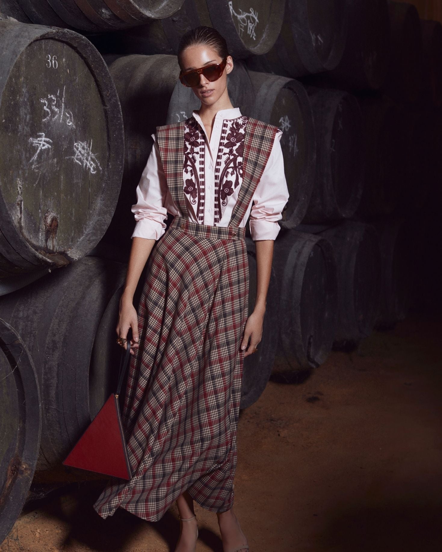 CAMISA MANI BORDADA ROSA The IQ Collection