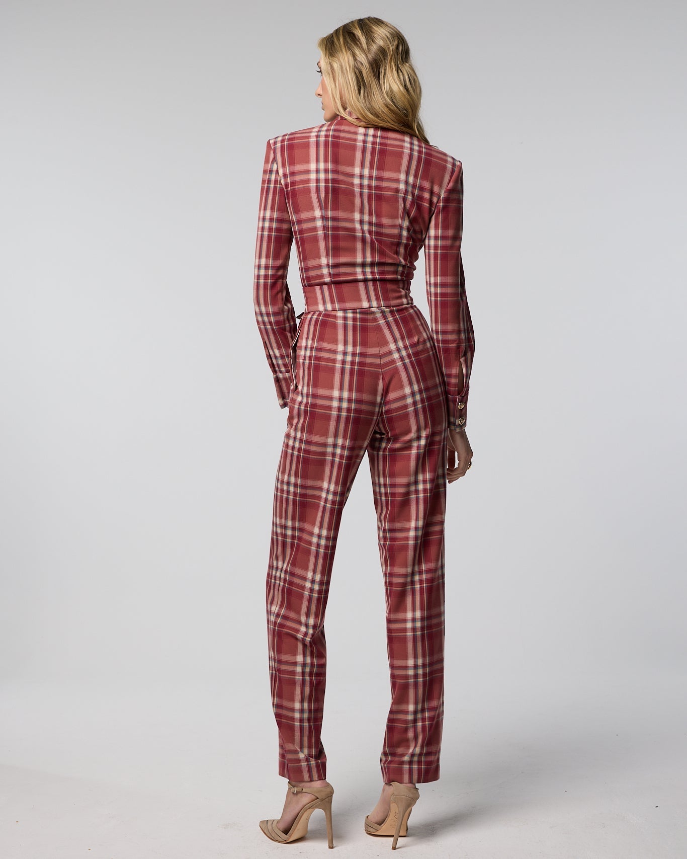 MONO ELIJAH CUADROS The IQ Collection