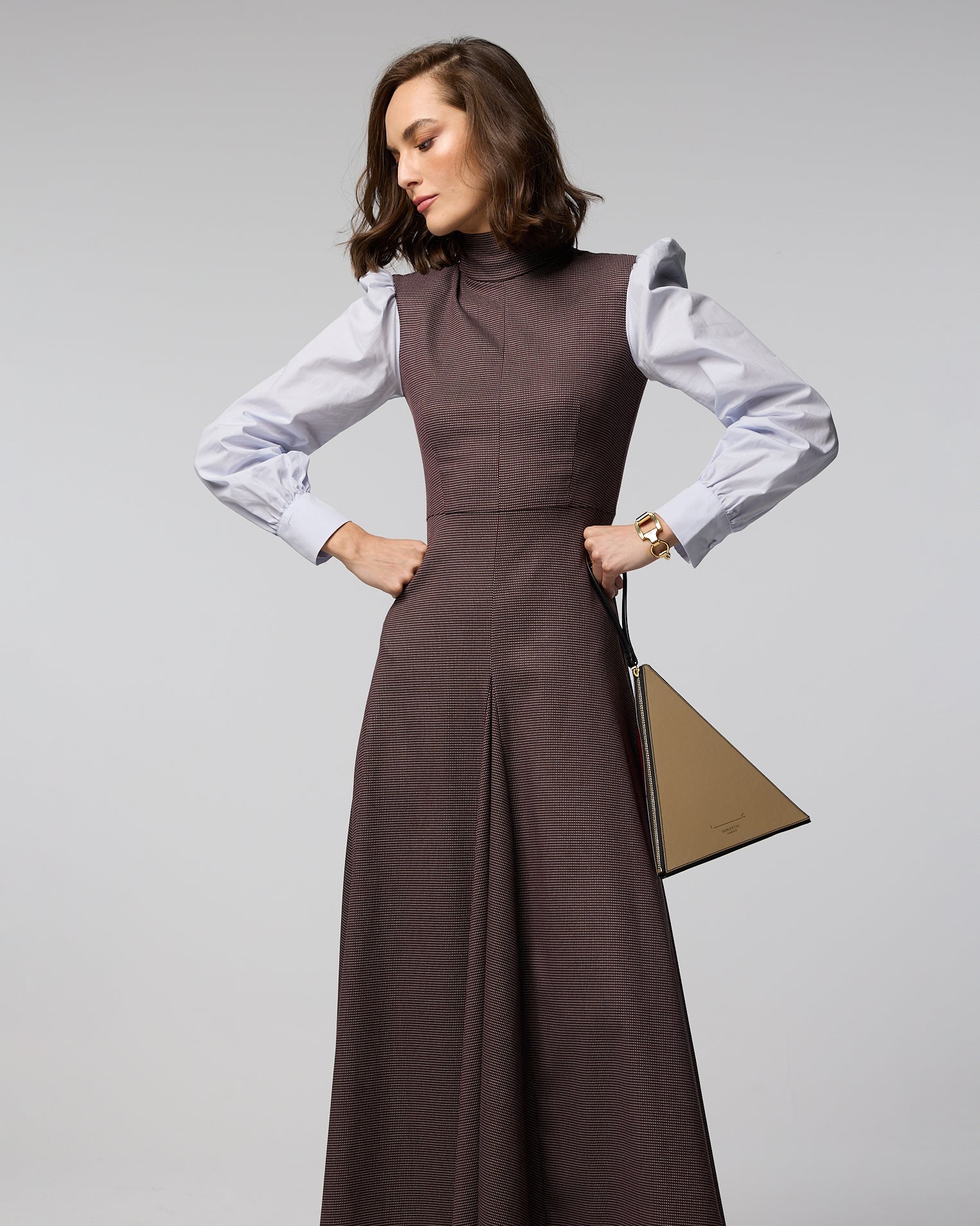 VESTIDO AIDAN GRANATE The IQ Collection