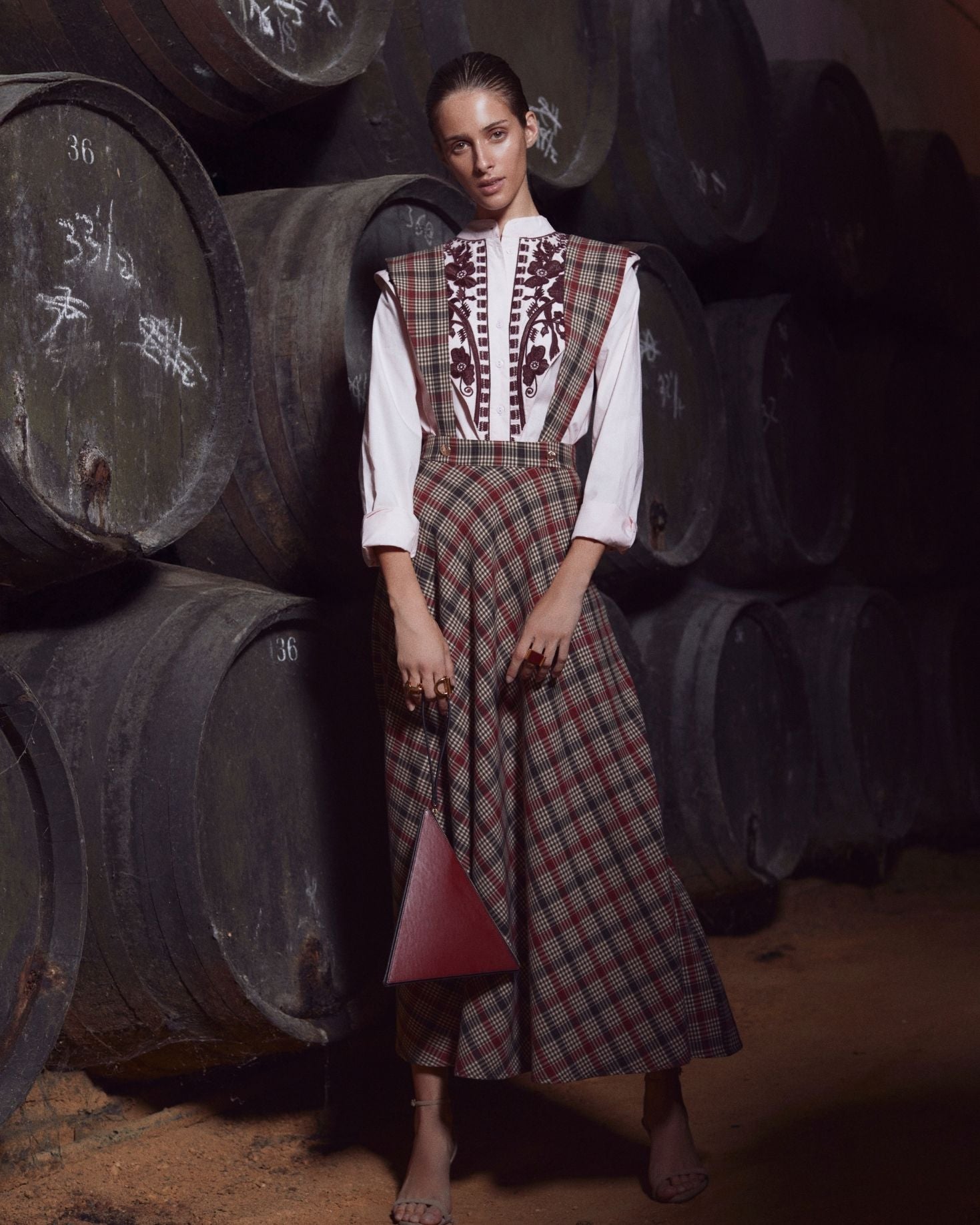 CAMISA MANI BORDADA ROSA The IQ Collection