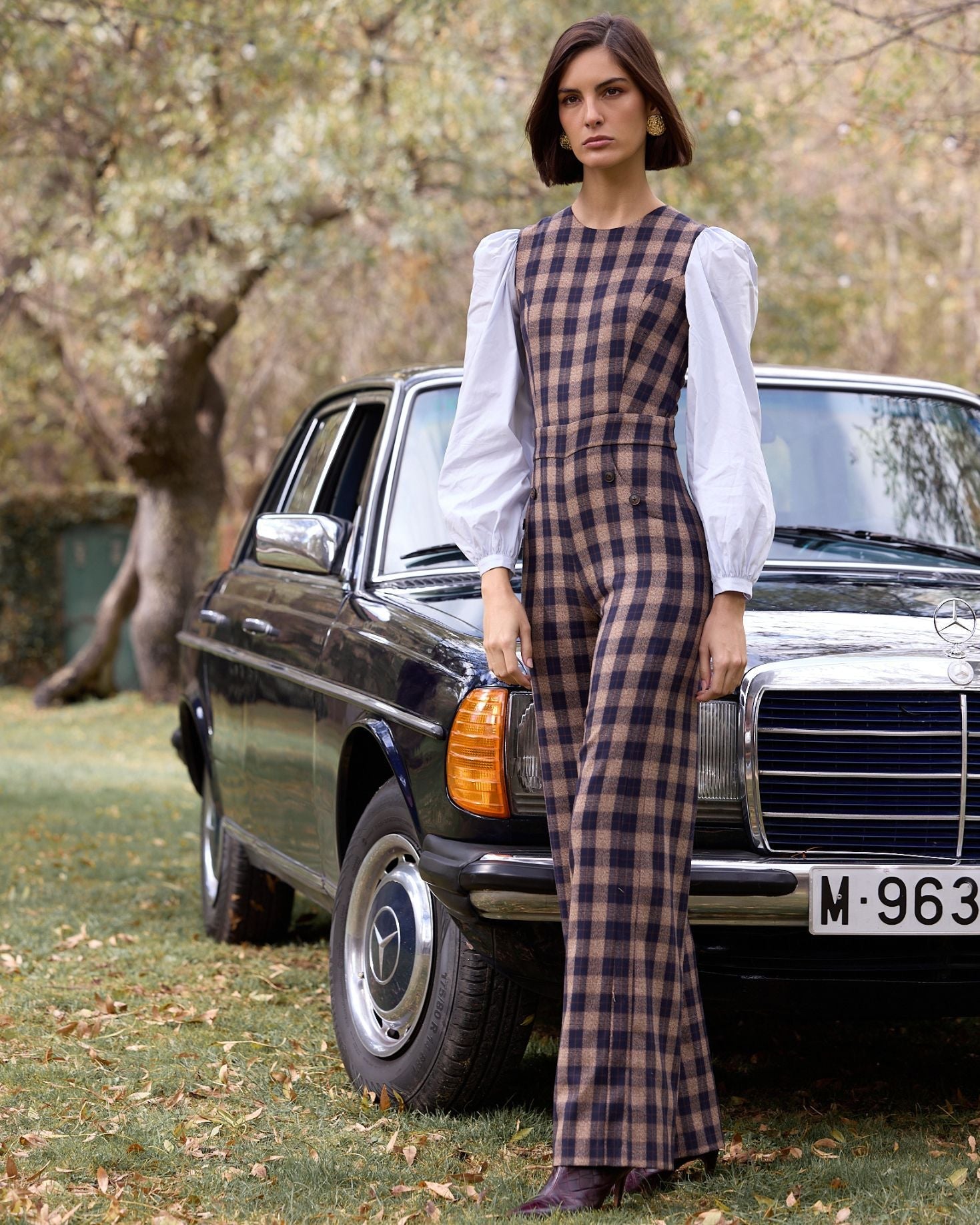 MONO LIA CUADROS MARRÓN The IQ Collection