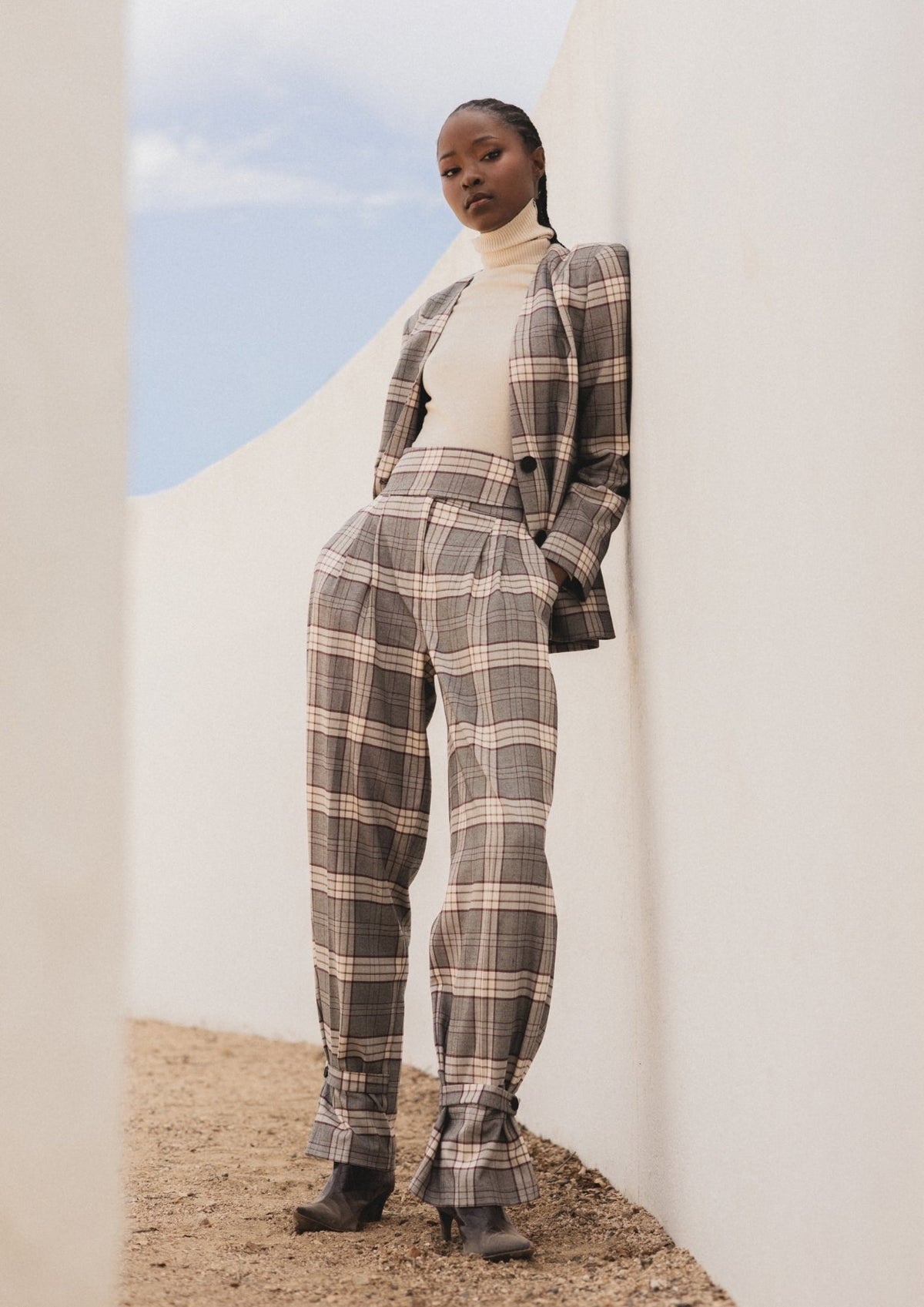 PANTALÓN ERIN CUADROS GRIS The IQ Collection