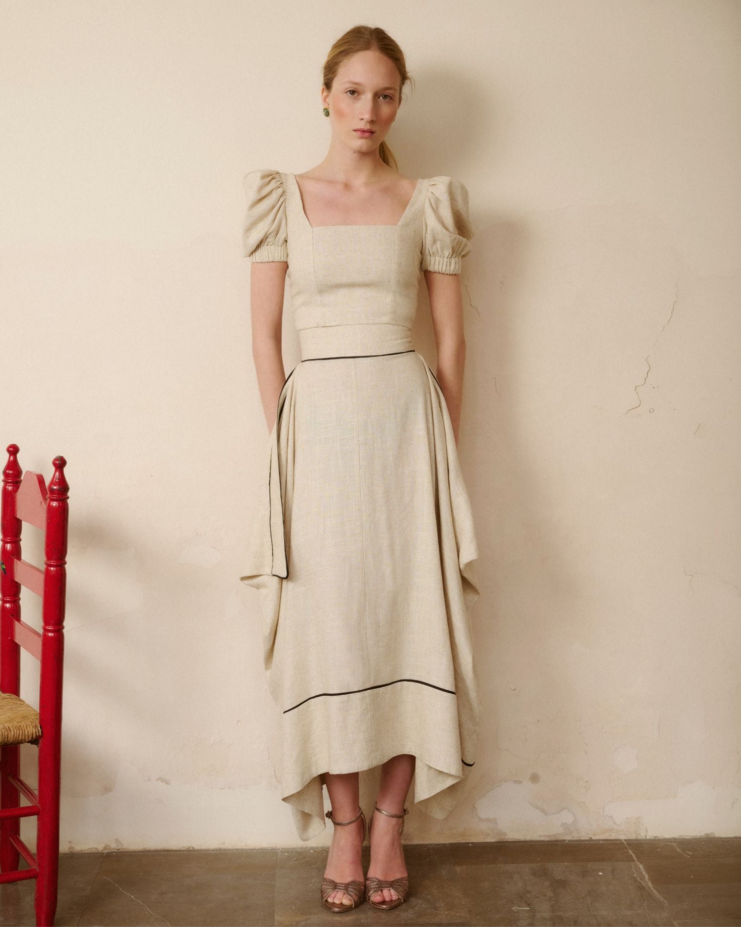 FALDA ROMANCE BEIGE The IQ Collection