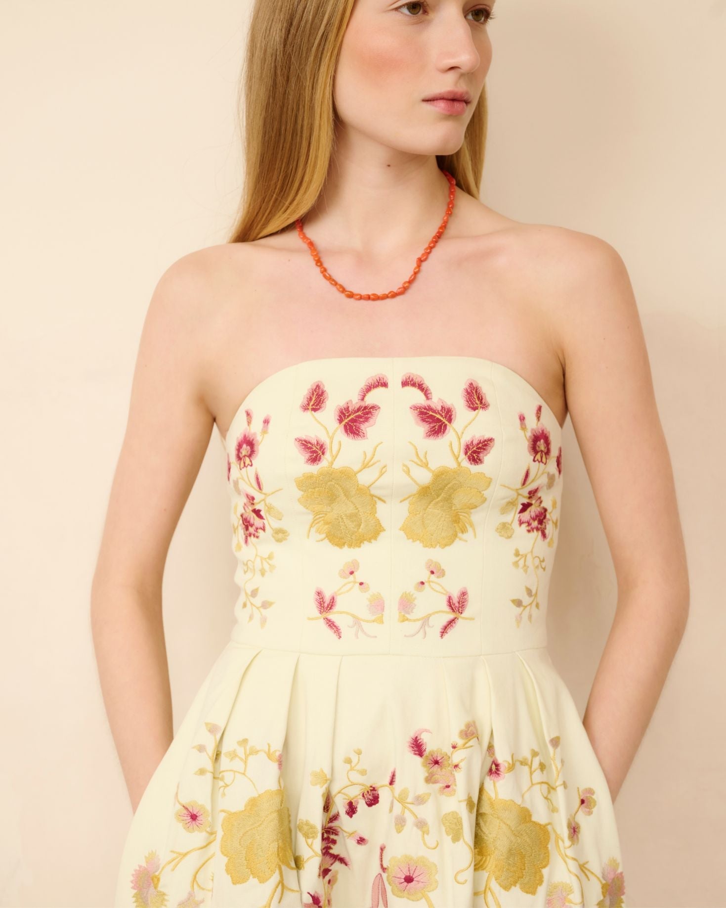 VESTIDO LETICIA BORDADOS The IQ Collection
