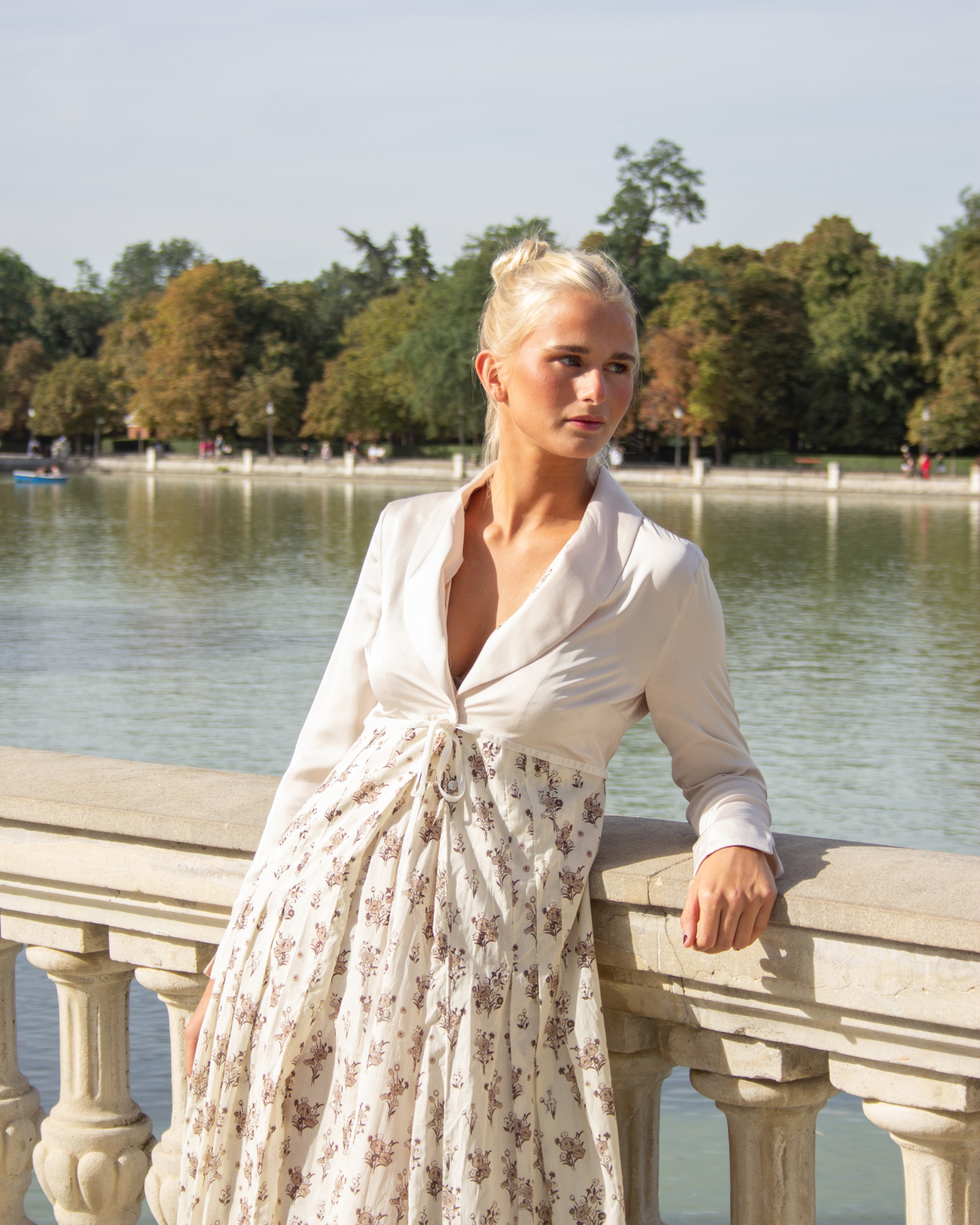 BATA VICTORIA FLORAL (BEIGE) The IQ Collection