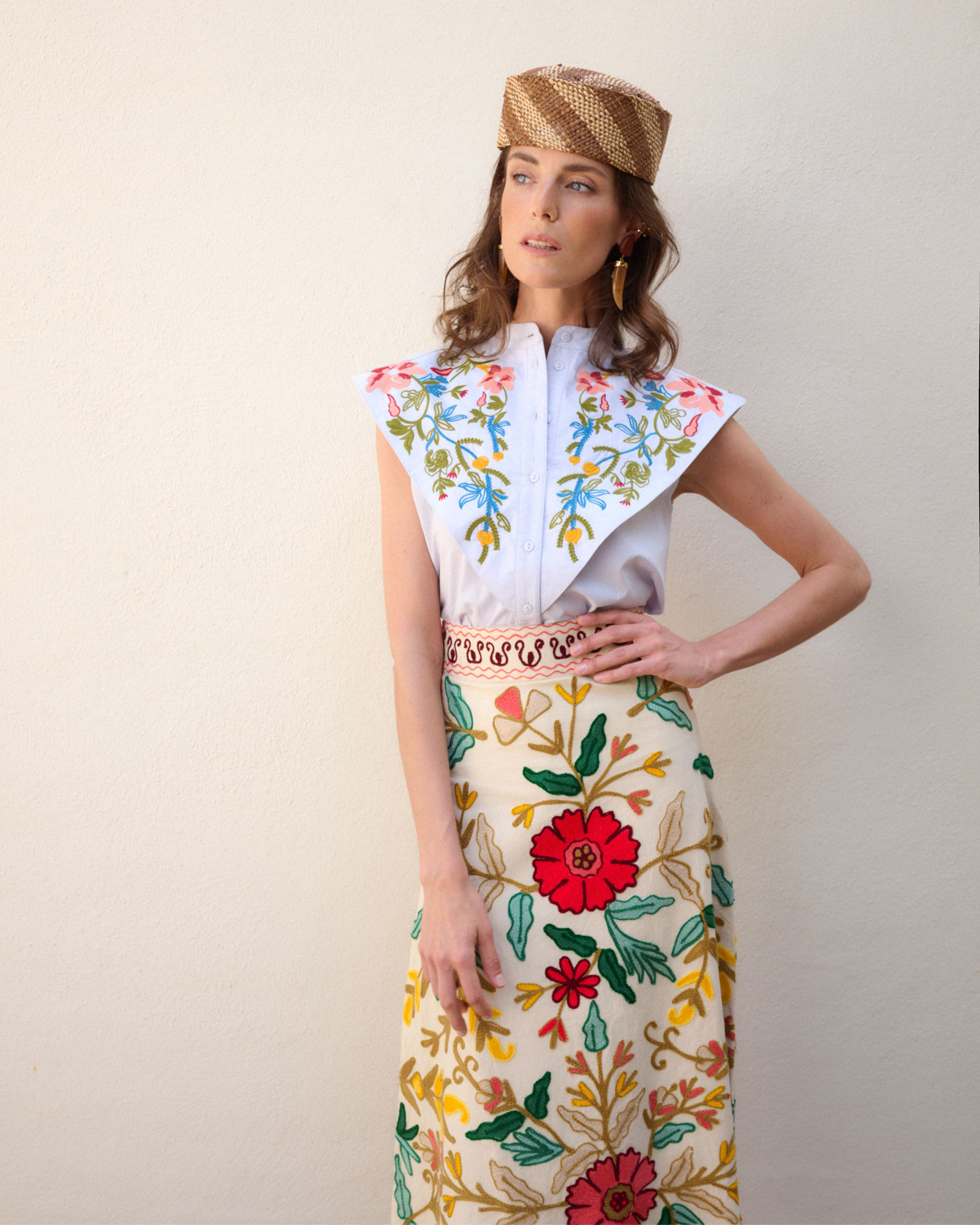 MANI BORDADOS AZUL The IQ Collection