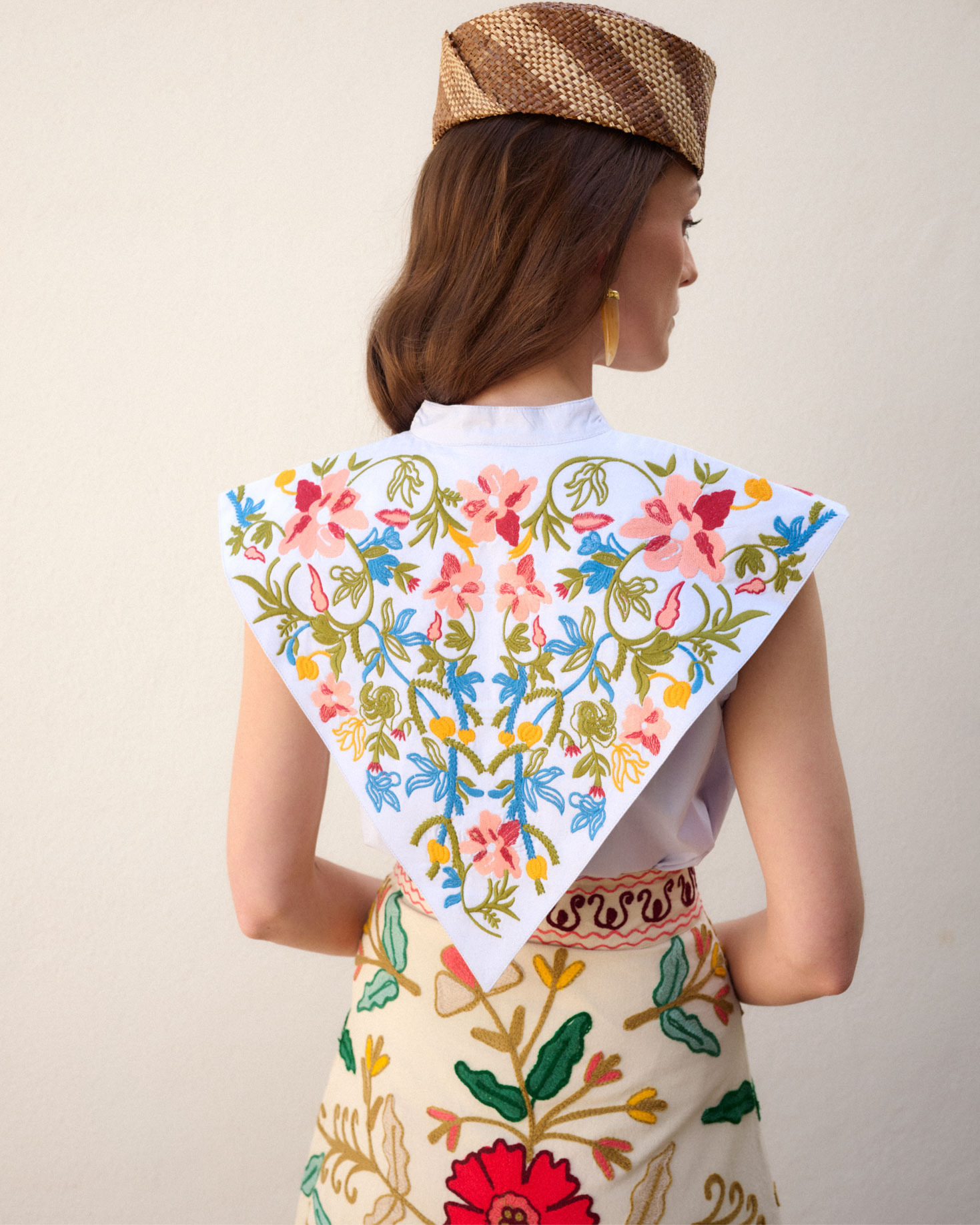 MANI BORDADOS AZUL The IQ Collection