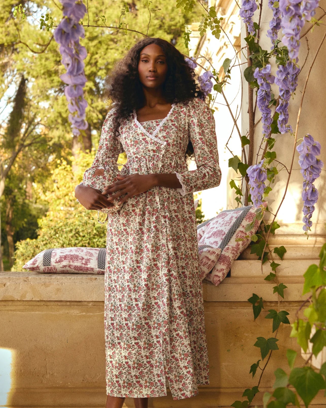 BATA ROSES COURT The IQ Collection
