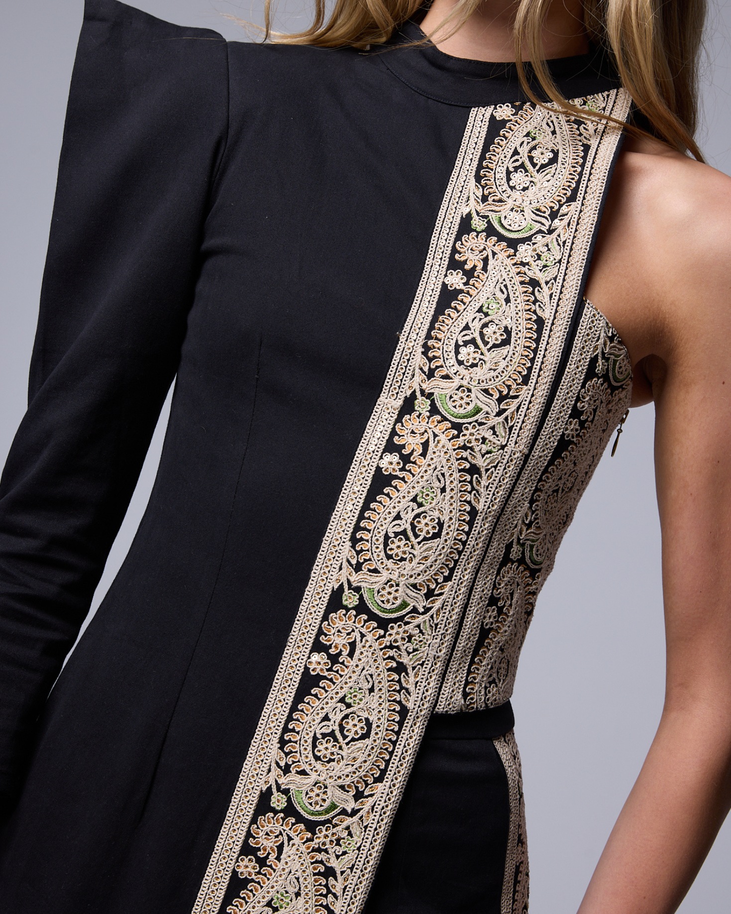 TOP FONTANA BORDADO The IQ Collection