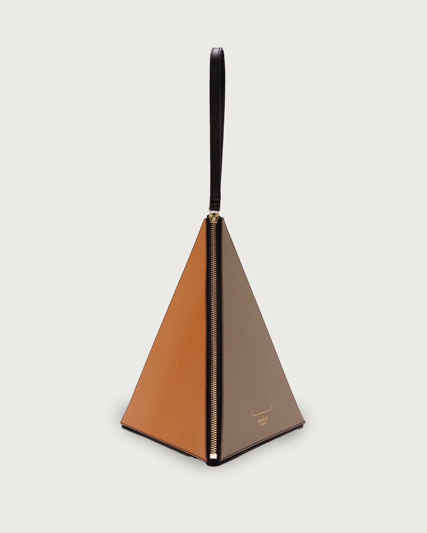 BOLSO PIRÁMIDE DORANTES HARNESS x IQ The IQ Collection