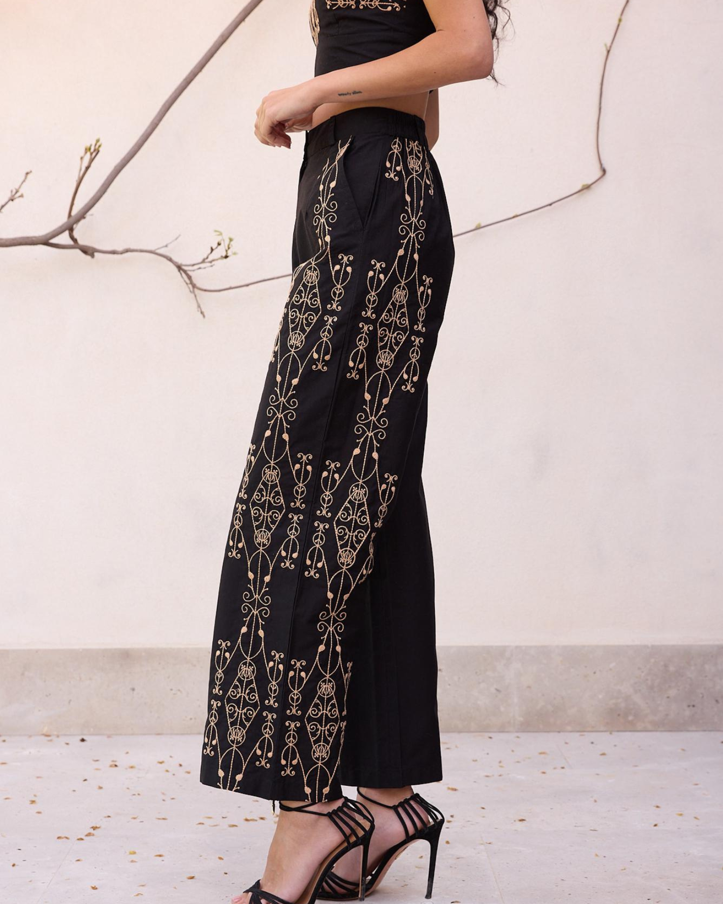 CONJUNTO LINE NEGRO The IQ Collection