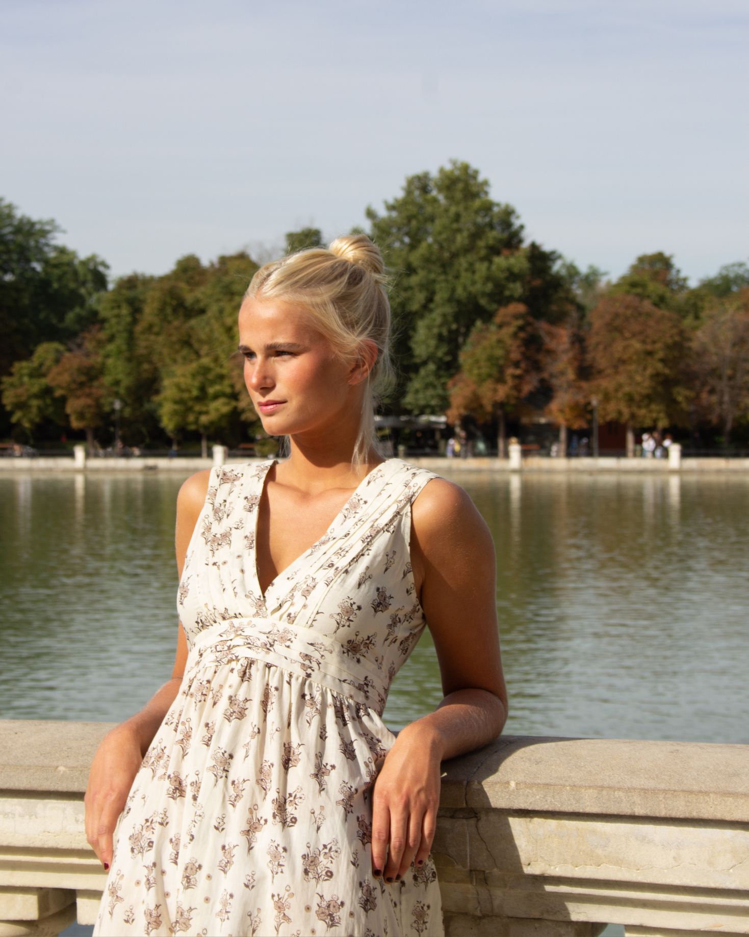 BATA VICTORIA FLORAL (BEIGE) The IQ Collection