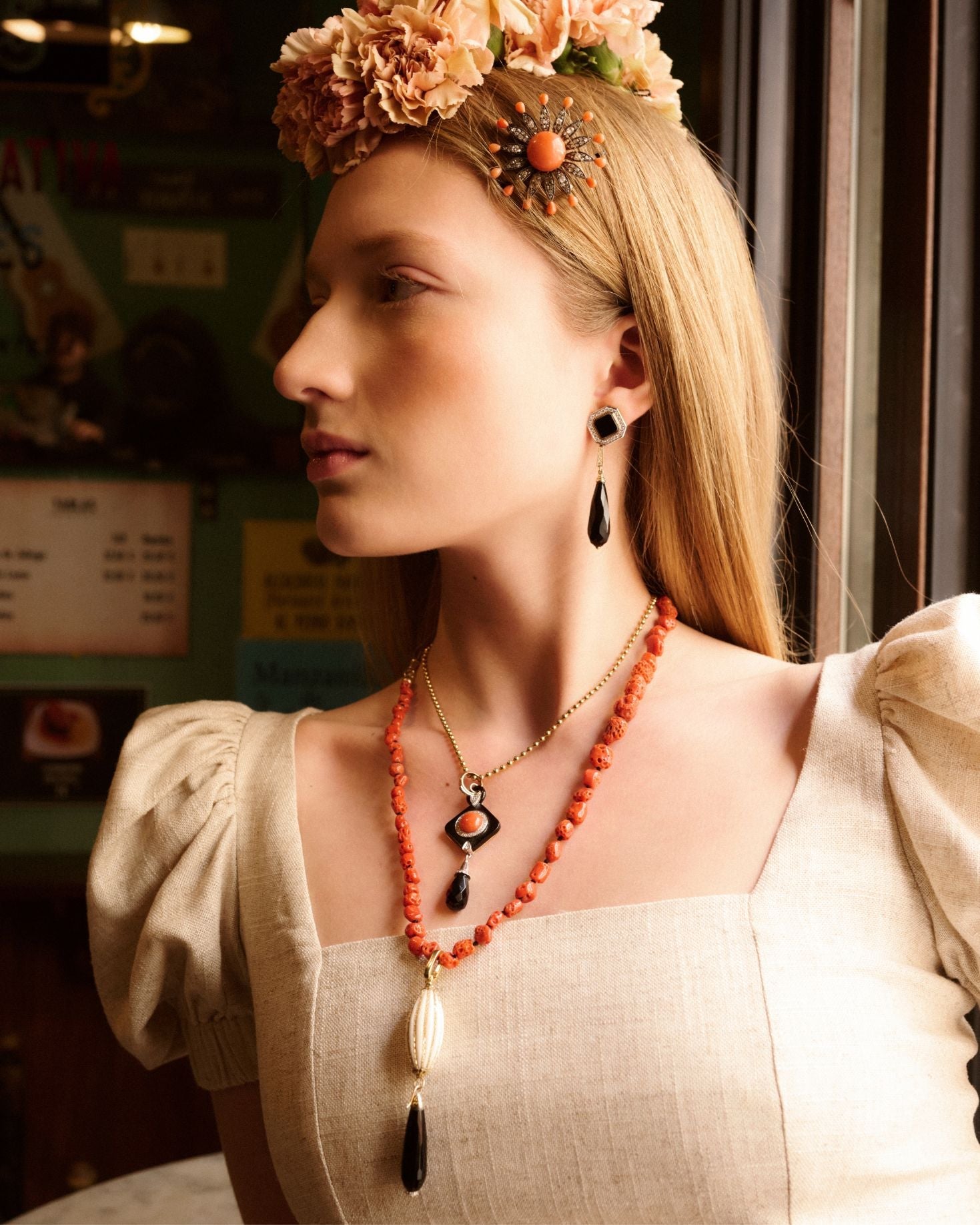 TOP NOELIA BEIGE The IQ Collection