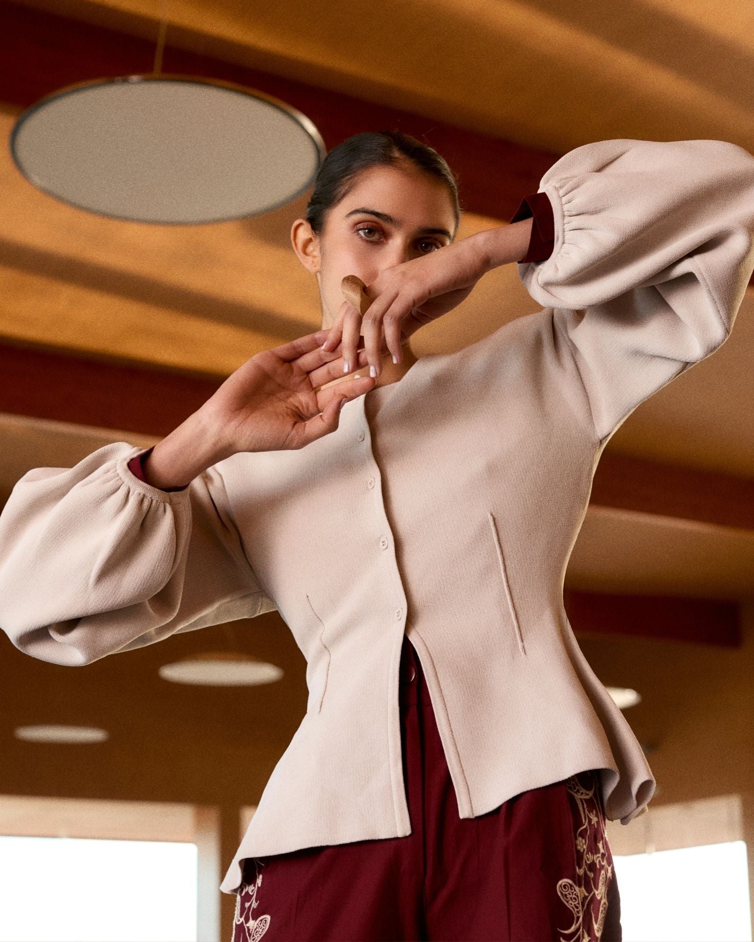 CHAQUETA PUNTO CONCHA BEIGE The IQ Collection