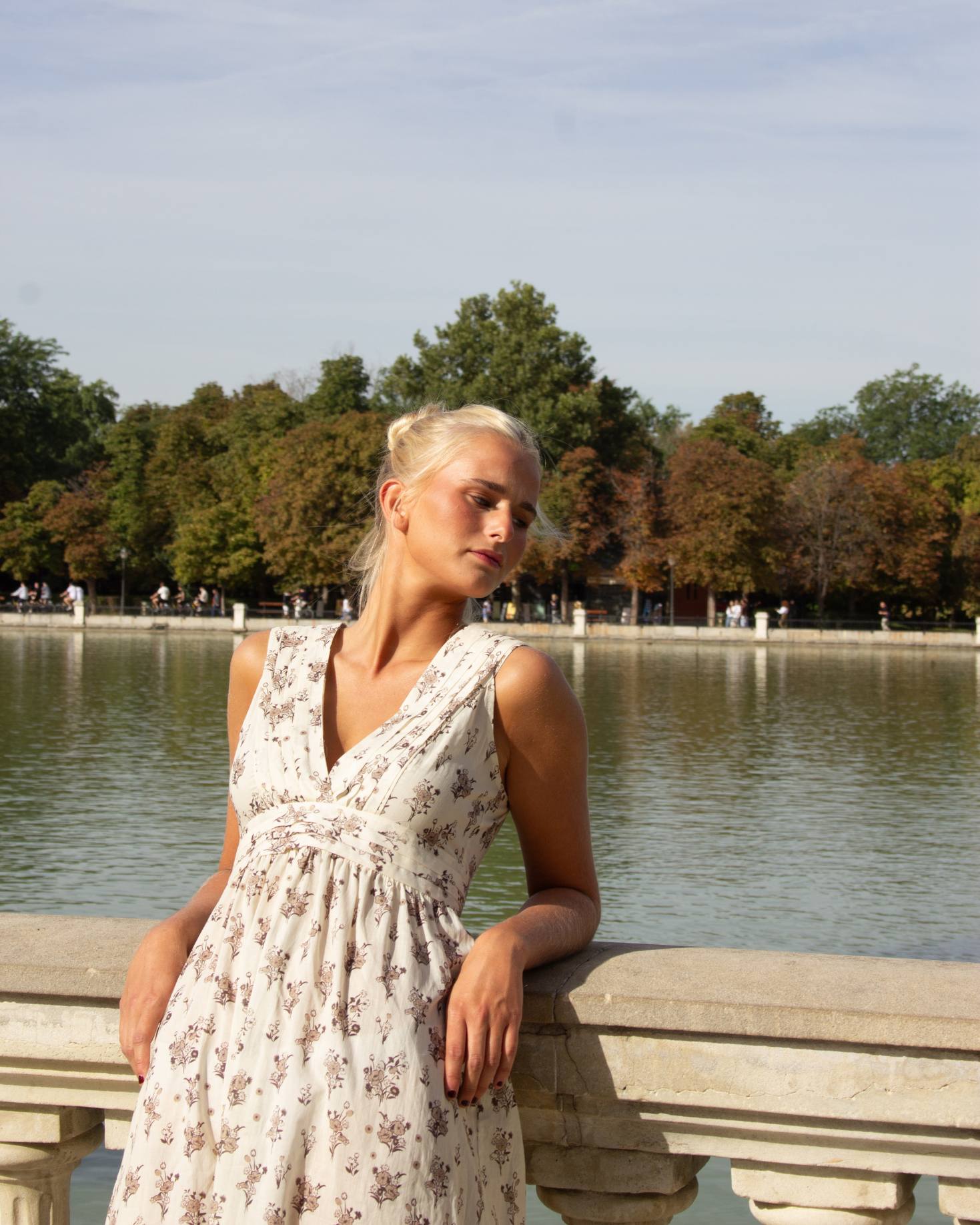 BATA VICTORIA FLORAL (BEIGE) The IQ Collection