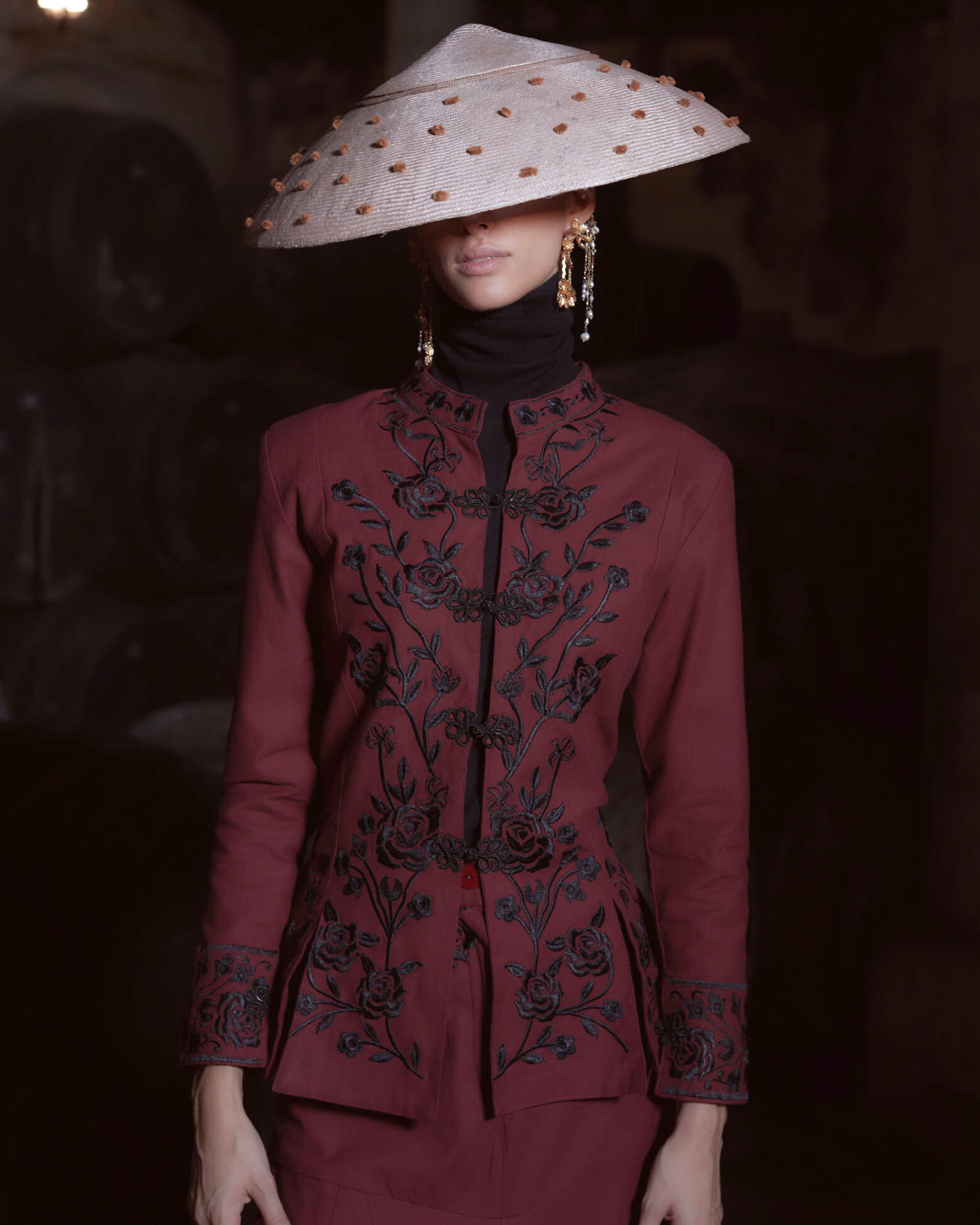 CHAQUETA ROCIO BURDEOS The IQ Collection