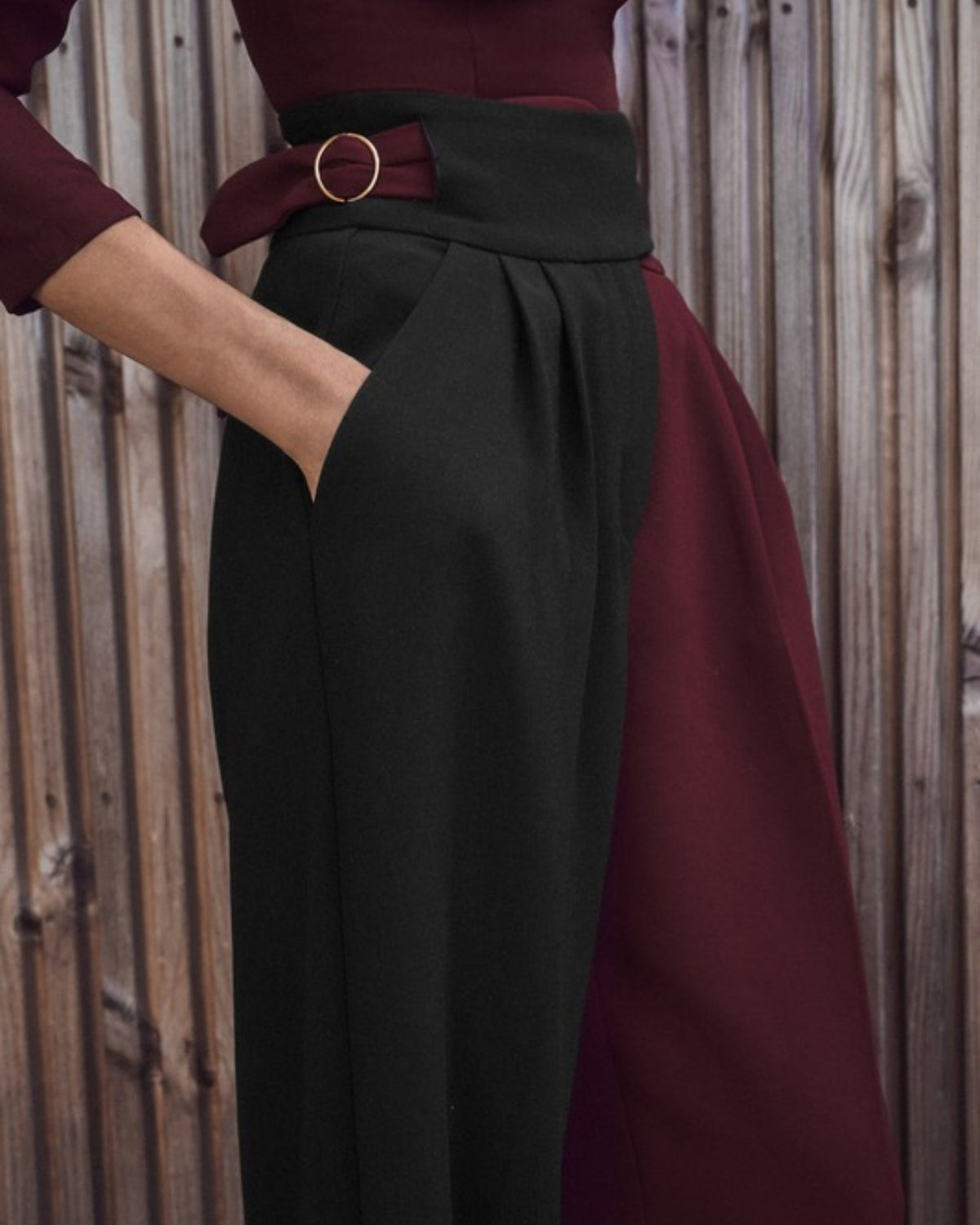 PANTALON ERIN BURDEOS Y NEGRO The IQ Collection