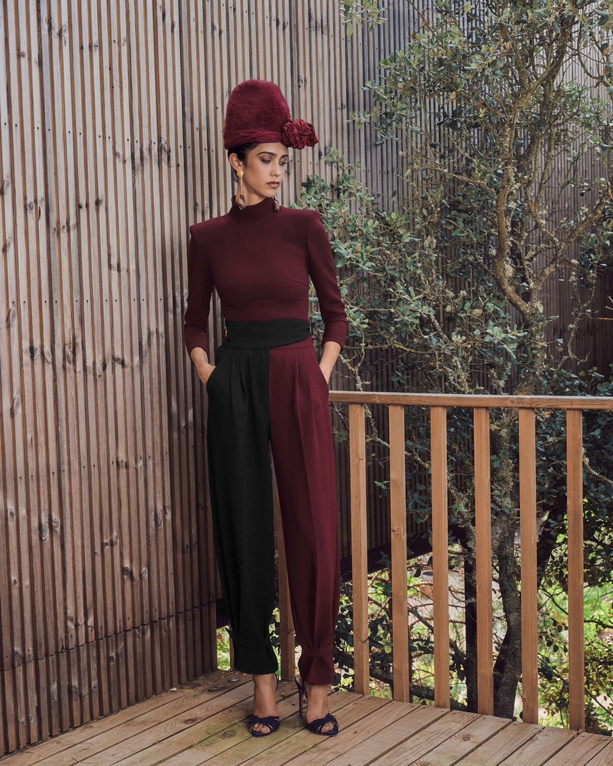 PANTALON ERIN BURDEOS Y NEGRO The IQ Collection