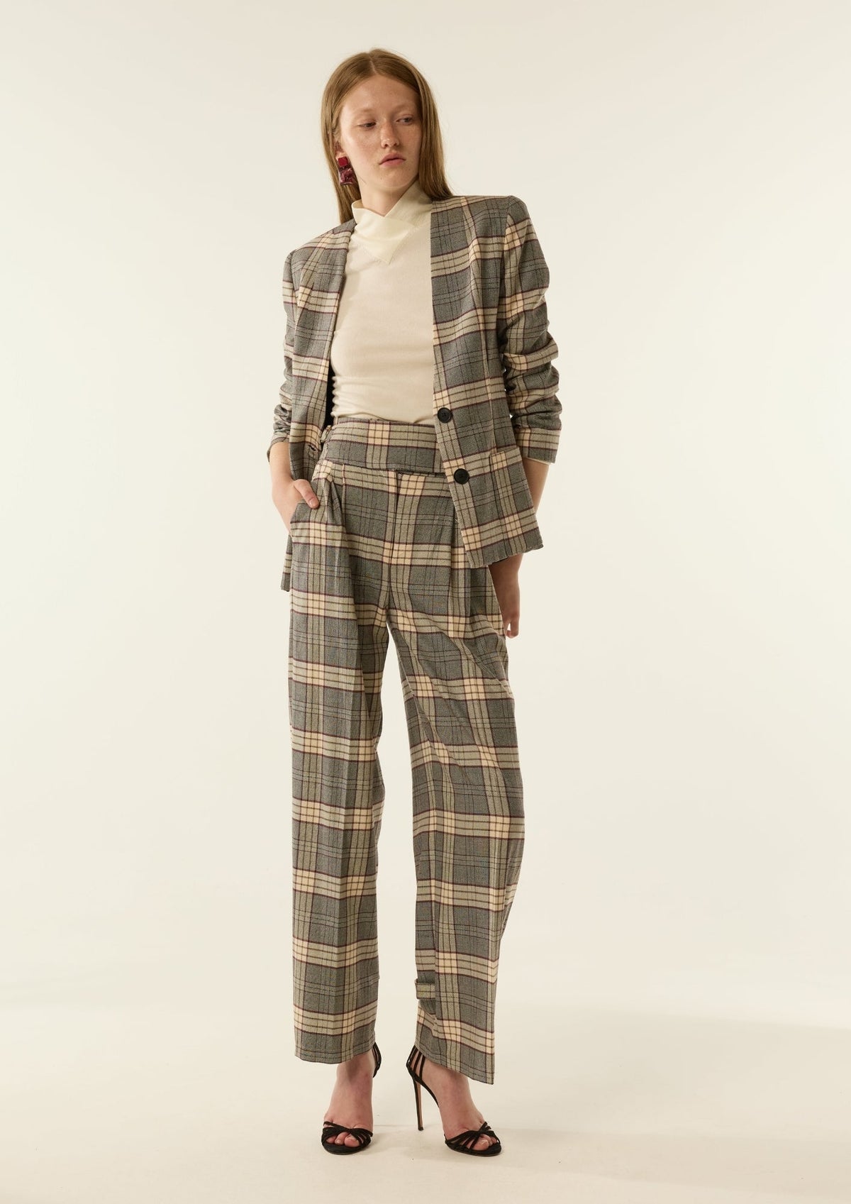 PANTALÓN ERIN CUADROS GRIS The IQ Collection