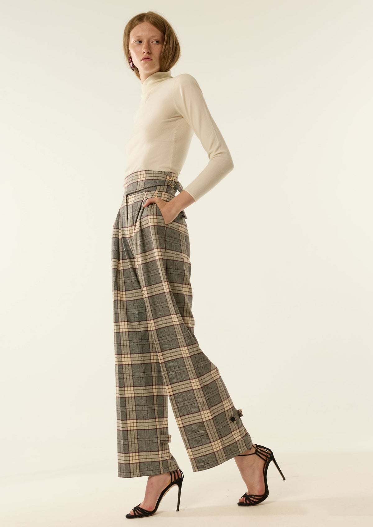 PANTALÓN ERIN CUADROS GRIS The IQ Collection