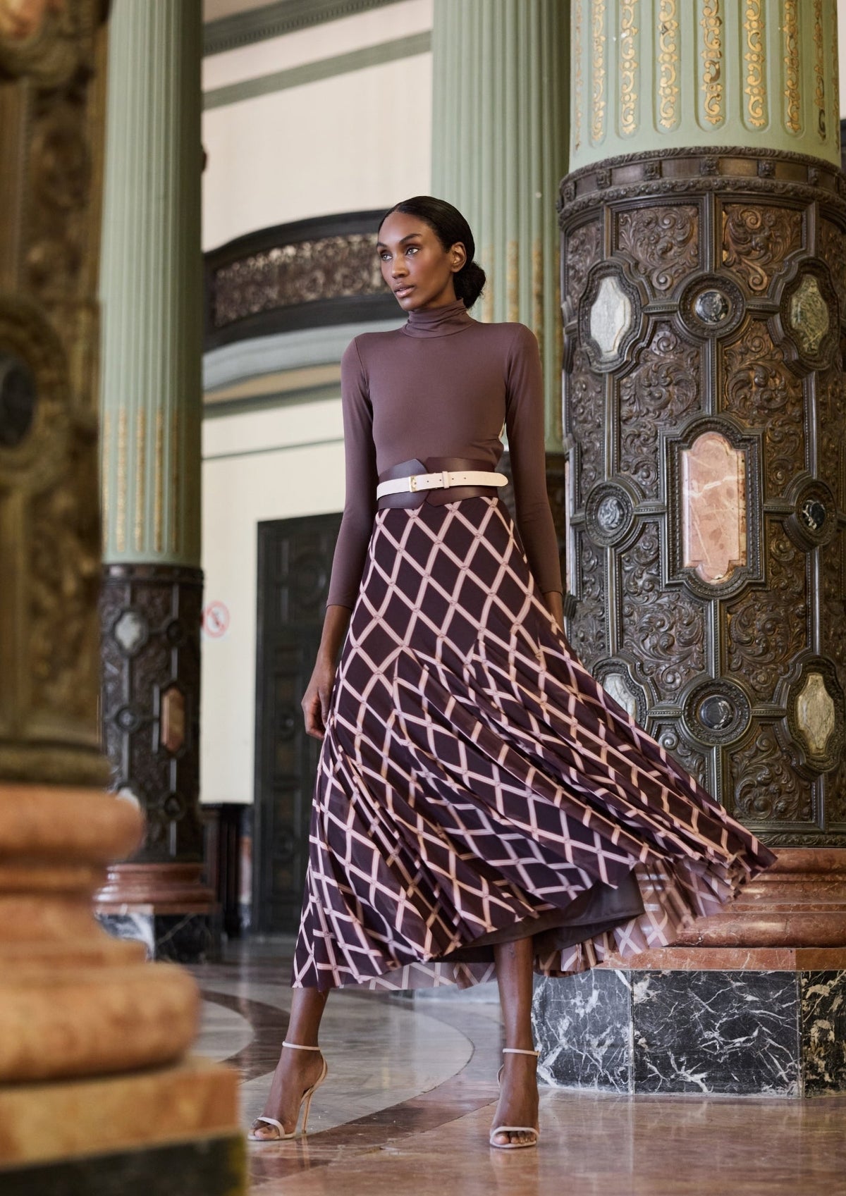 FALDA CLAU BARBIE The IQ Collection